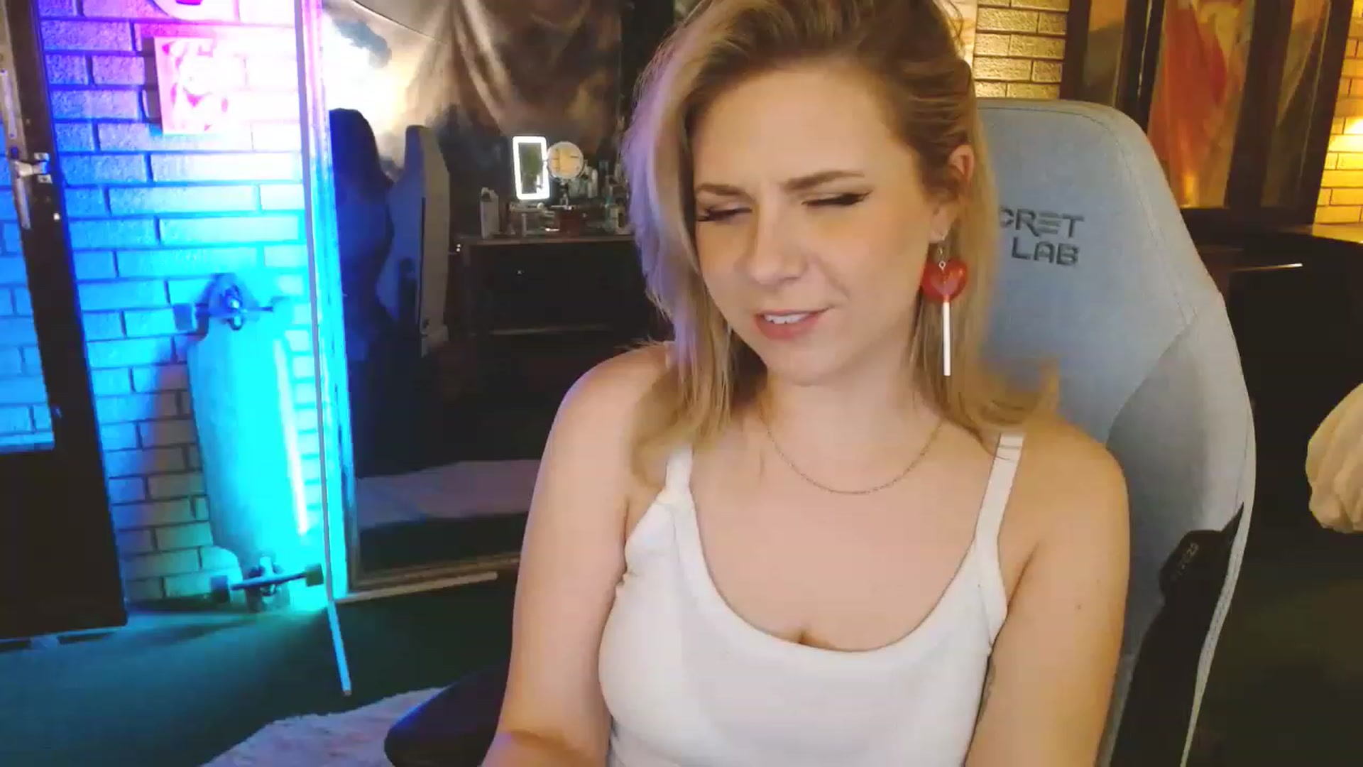 Gallery image thumbnail from Sweetestlilly's myfreecams stream on, 02/04/2023, 02:24 image 5 of 20