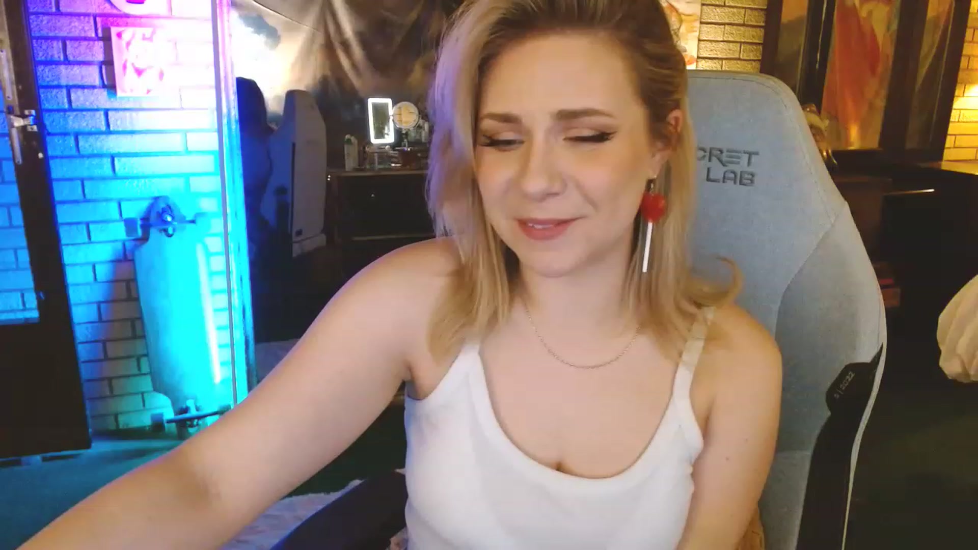 Gallery image thumbnail from Sweetestlilly's myfreecams stream on, 02/04/2023, 02:24 image 3 of 20