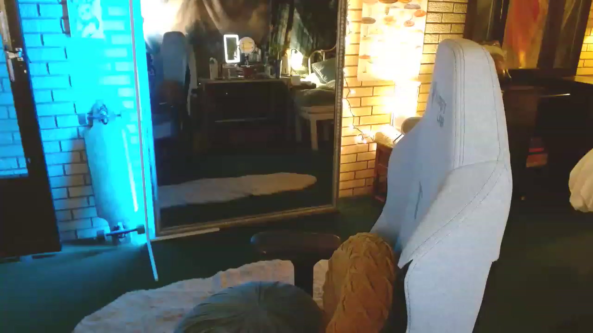 Gallery image thumbnail from Sweetestlilly's myfreecams stream on, 02/04/2023, 03:05 image 14 of 20