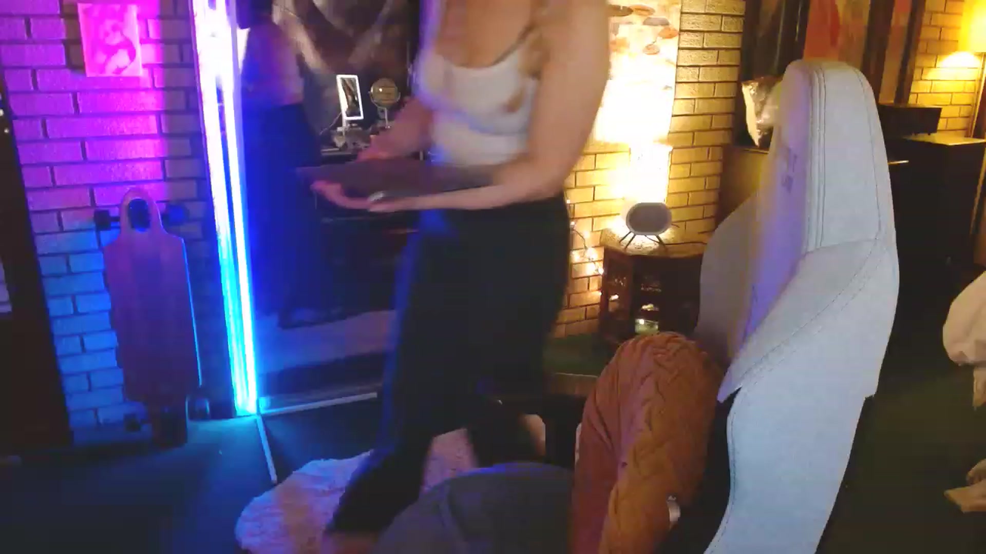 Gallery image thumbnail from Sweetestlilly's myfreecams stream on, 02/21/2023, 01:32 image 20 of 20
