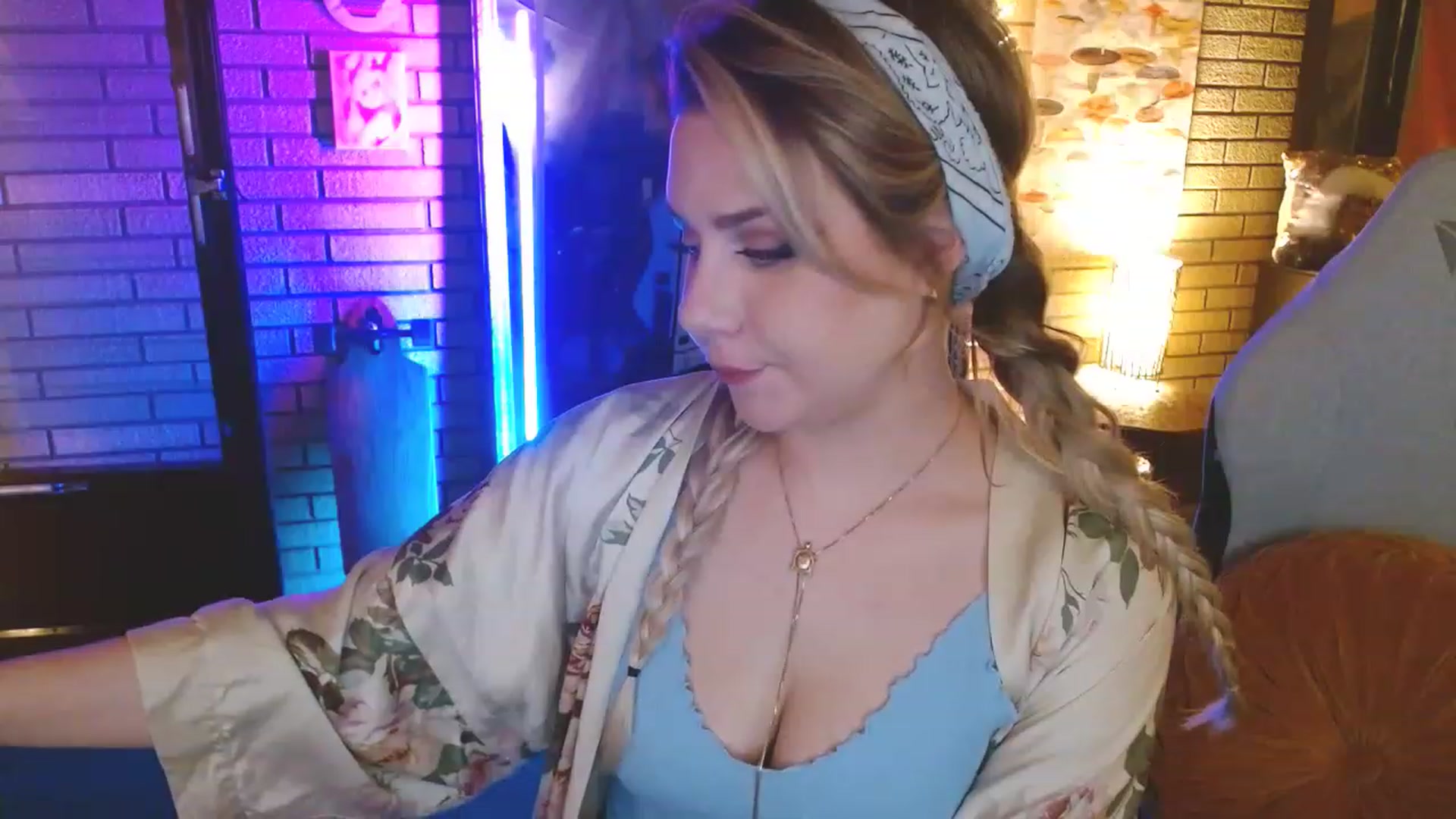 Gallery image thumbnail from Sweetestlilly's myfreecams stream on, 02/28/2023, 01:58 image 10 of 20