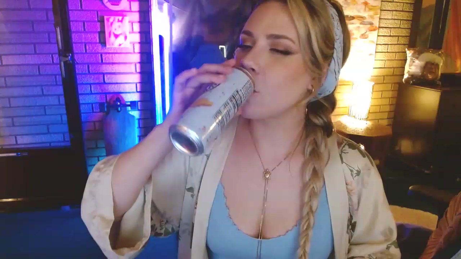 Gallery image thumbnail from Sweetestlilly's myfreecams stream on, 02/28/2023, 01:58 image 14 of 20