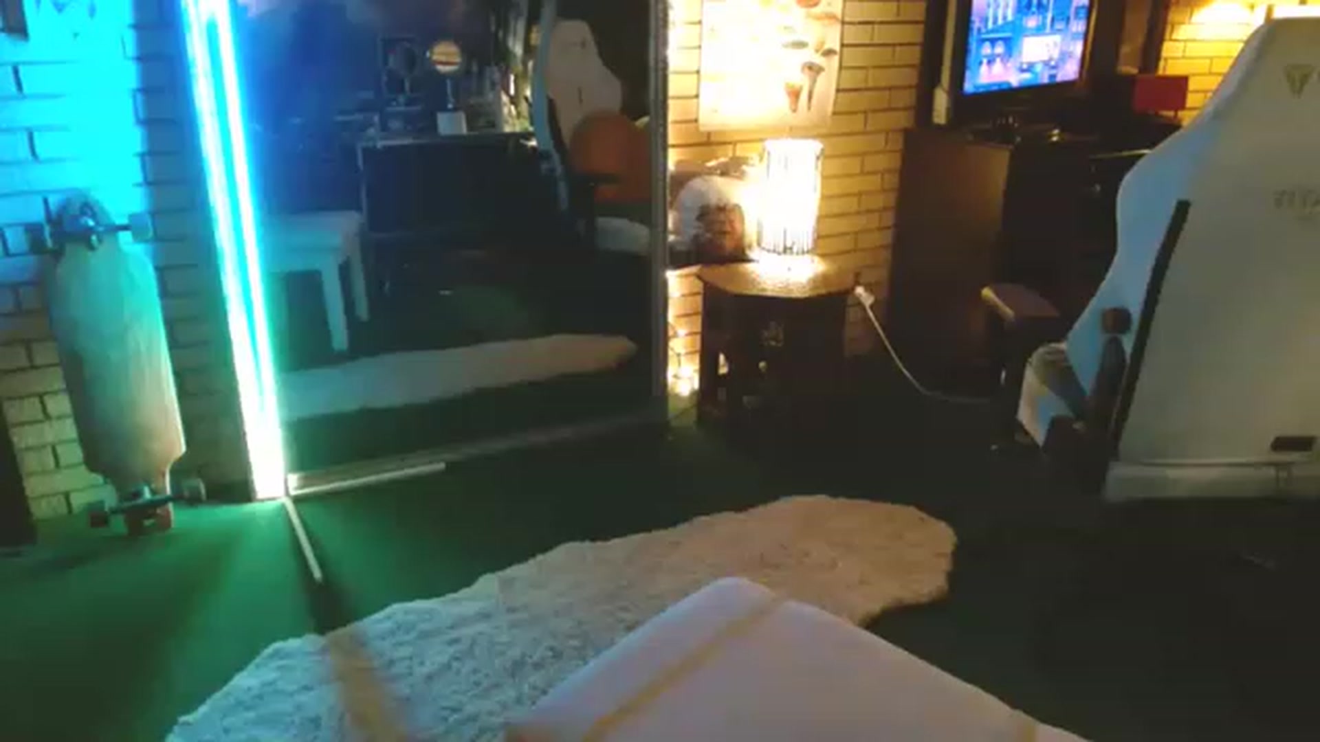 Gallery image thumbnail from Sweetestlilly's myfreecams stream on, 03/29/2023, 03:09 image 1 of 20