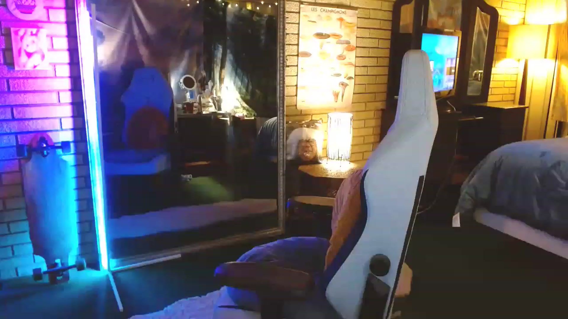Gallery image thumbnail from Sweetestlilly's myfreecams stream on, 04/10/2023, 01:59 image 7 of 20