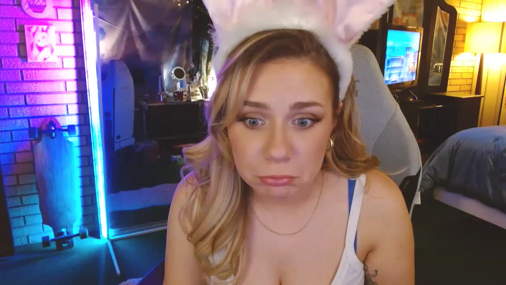 Gallery image thumbnail from Sweetestlilly's myfreecams stream on, 04/10/2023, 01:59 image 2 of 20