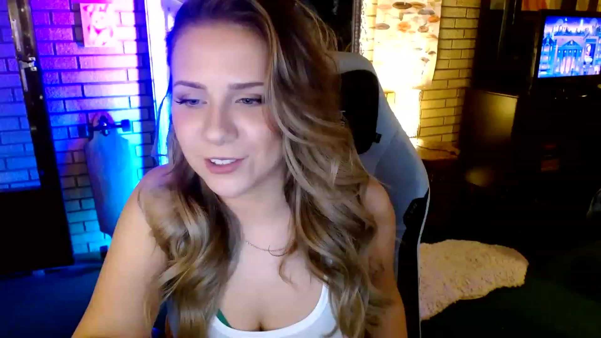 Gallery image thumbnail from Sweetestlilly's myfreecams stream on, 07/12/2023, 02:27 image 20 of 20