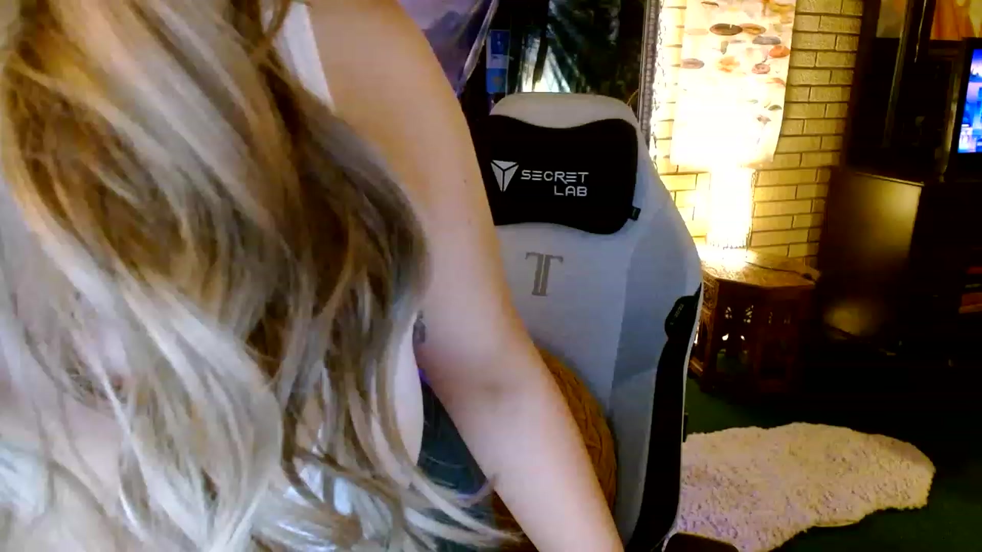 Gallery image thumbnail from Sweetestlilly's myfreecams stream on, 07/12/2023, 02:27 image 14 of 20