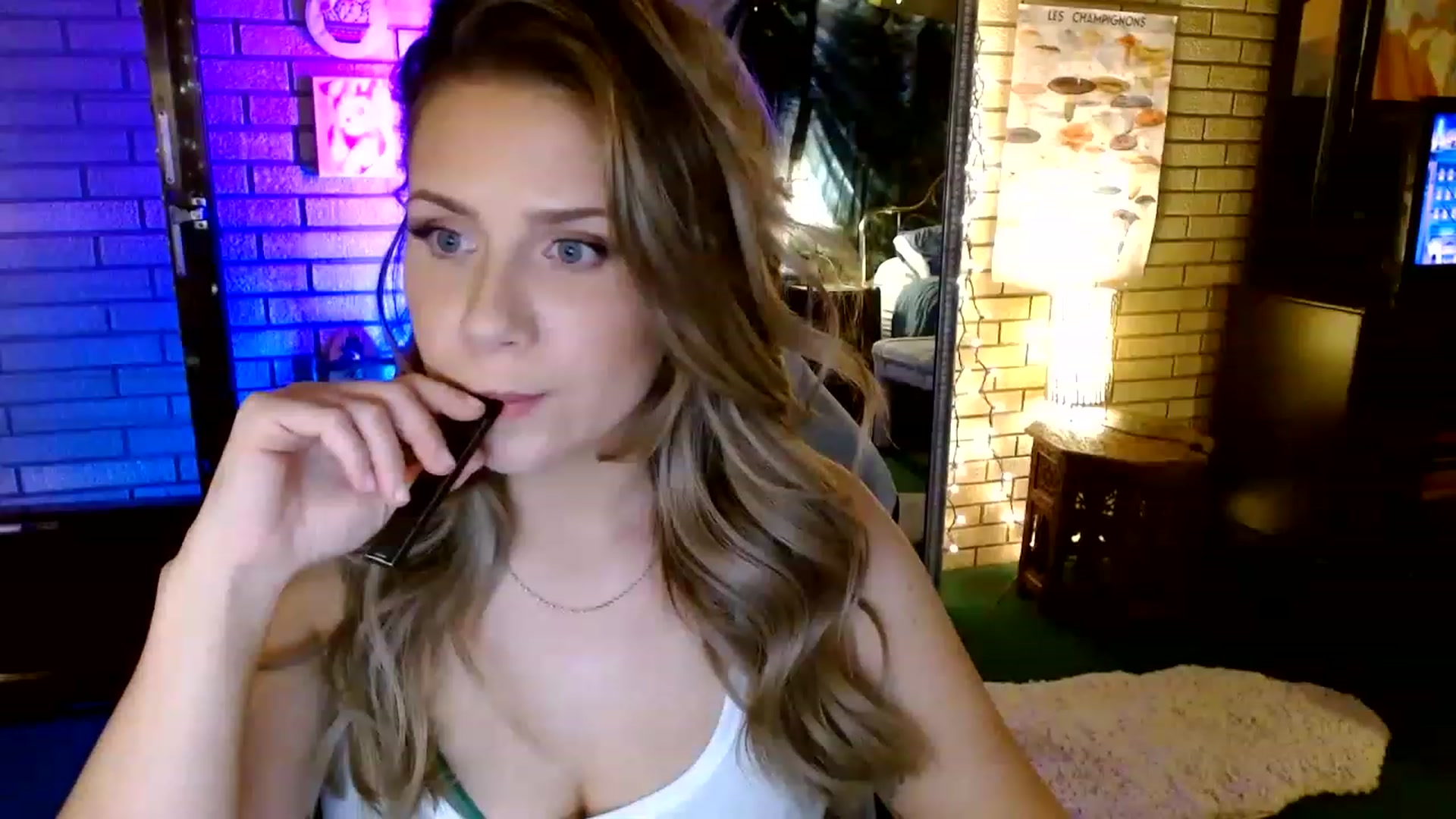 Gallery image thumbnail from Sweetestlilly's myfreecams stream on, 07/12/2023, 02:27 image 11 of 20