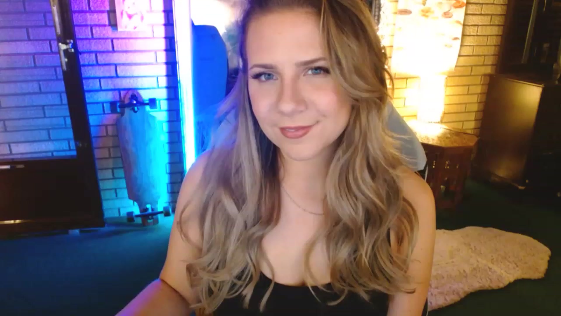 Gallery image thumbnail from Sweetestlilly's myfreecams stream on, 07/15/2023, 02:08 image 9 of 20