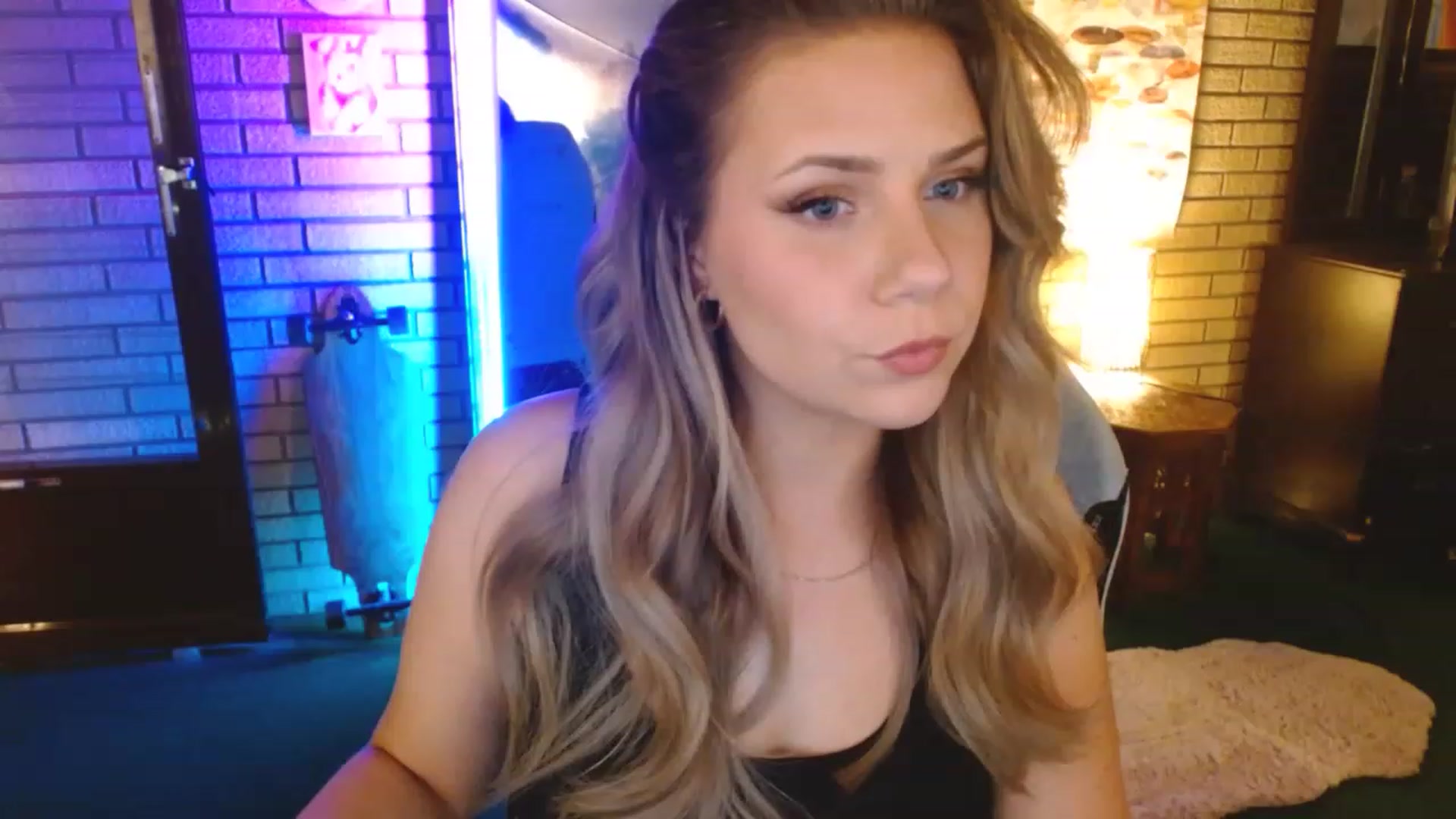 Gallery image thumbnail from Sweetestlilly's myfreecams stream on, 07/15/2023, 02:08 image 2 of 20
