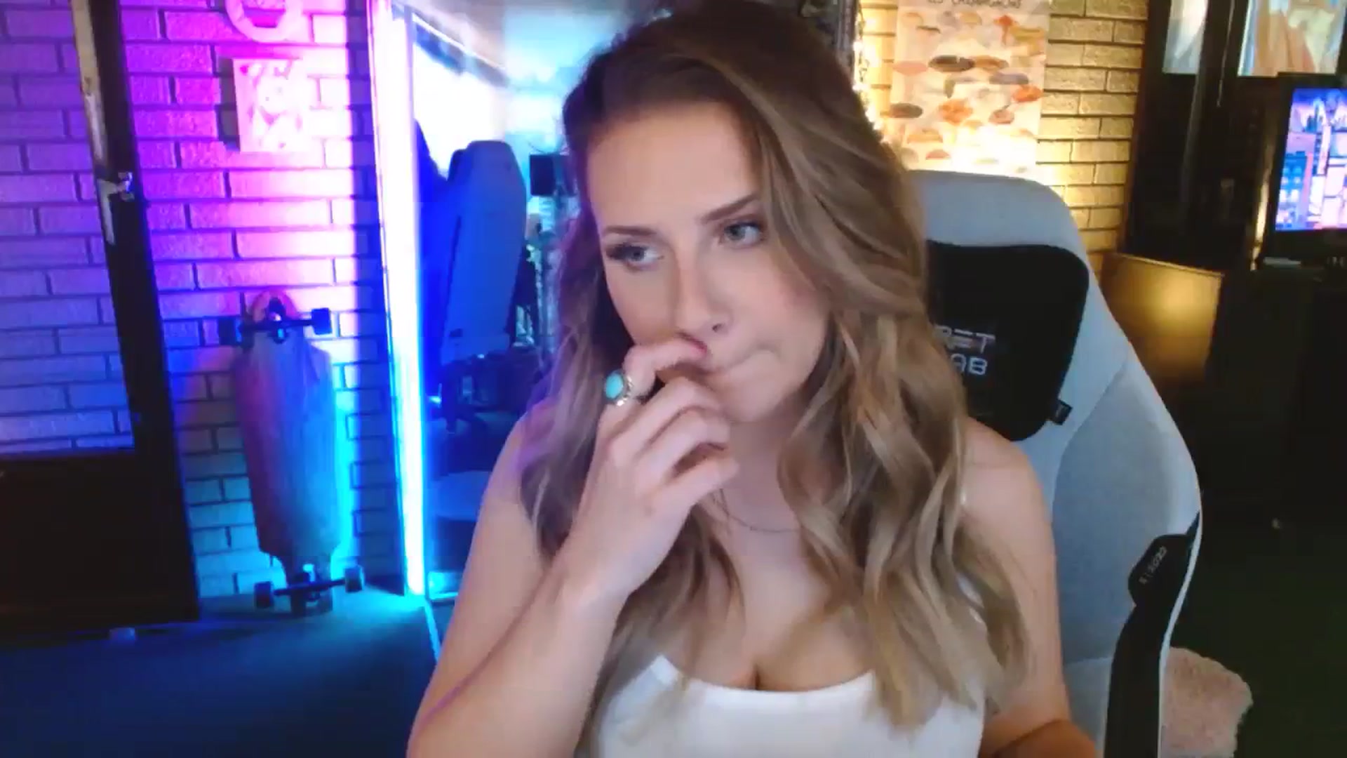 Gallery image thumbnail from Sweetestlilly's myfreecams stream on, 07/26/2023, 24:31 image 5 of 20