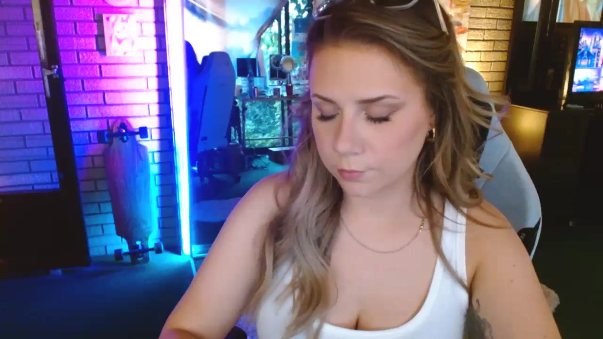Gallery image thumbnail from Sweetestlilly's myfreecams stream on, 07/26/2023, 24:31 image 12 of 20