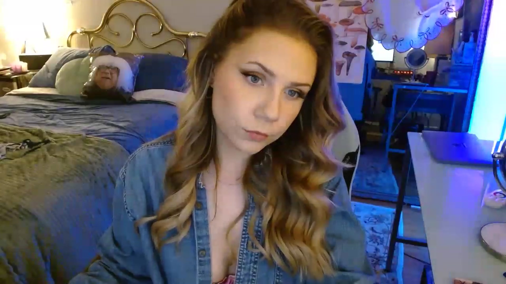 Gallery image thumbnail from Sweetestlilly's myfreecams stream on, 08/17/2023, 02:15 image 20 of 20