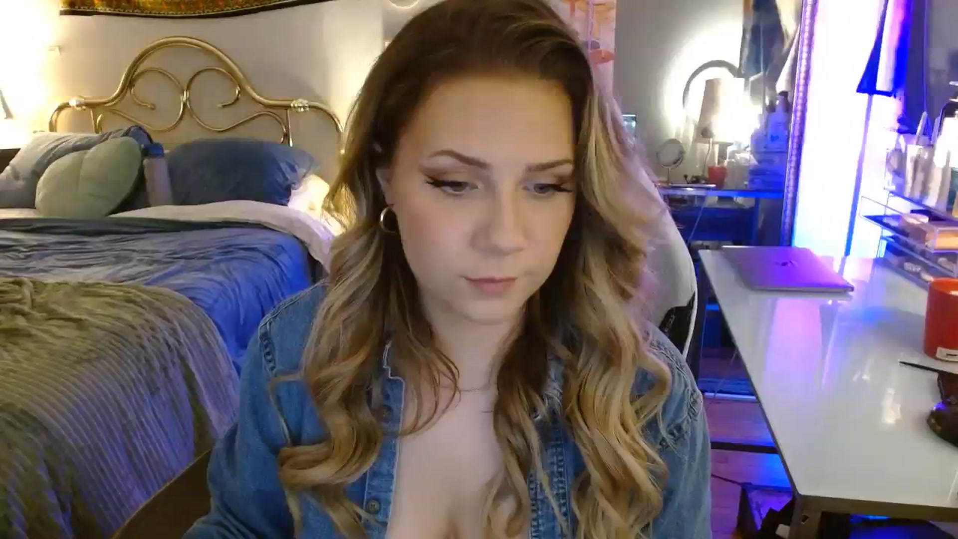 Gallery image thumbnail from Sweetestlilly's myfreecams stream on, 08/17/2023, 02:15 image 1 of 20