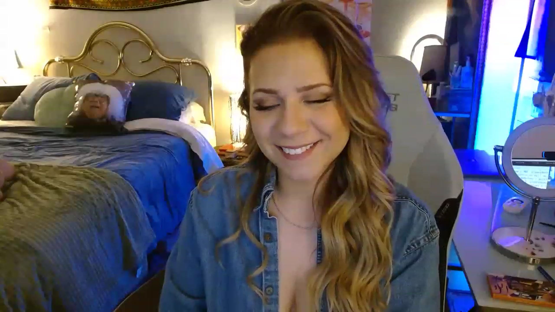 Gallery image thumbnail from Sweetestlilly's myfreecams stream on, 08/17/2023, 02:15 image 14 of 20