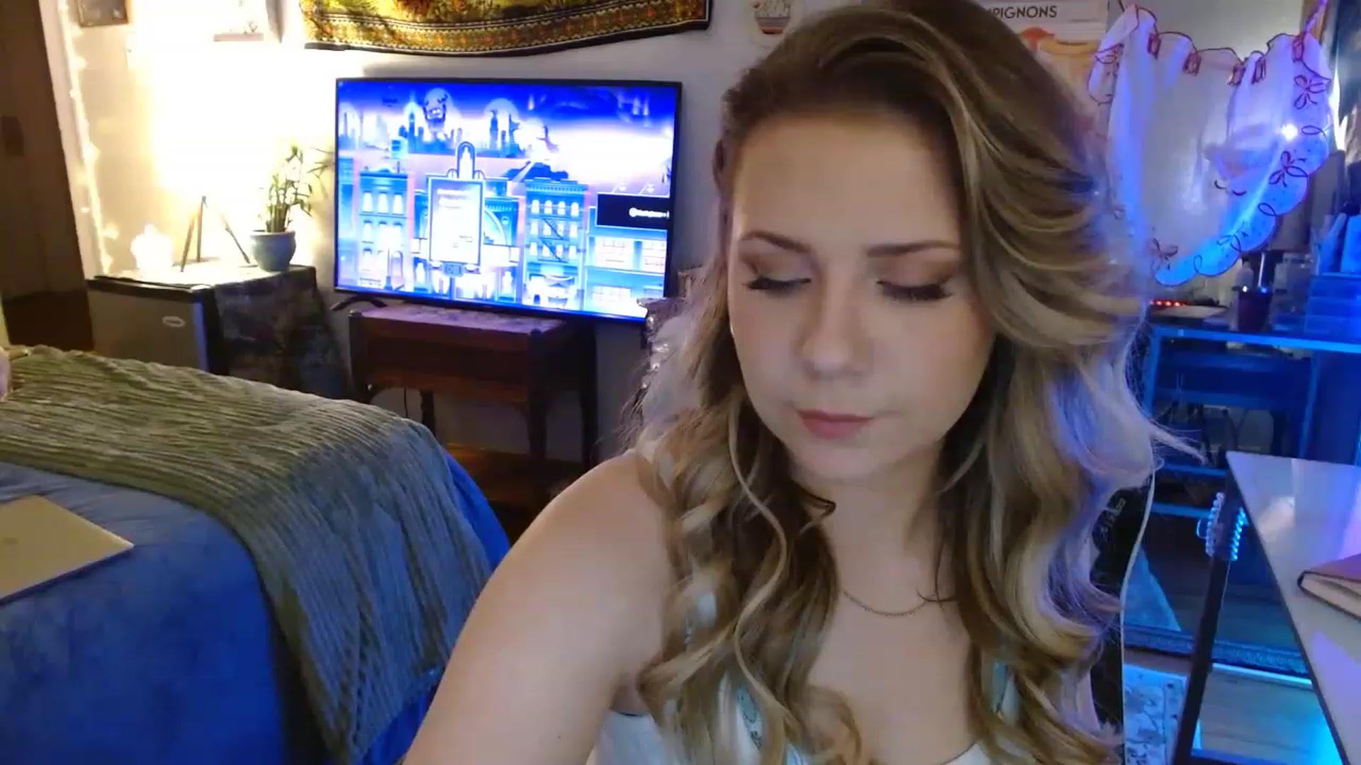Gallery image thumbnail from Sweetestlilly's myfreecams stream on, 08/20/2023, 01:43 image 7 of 20