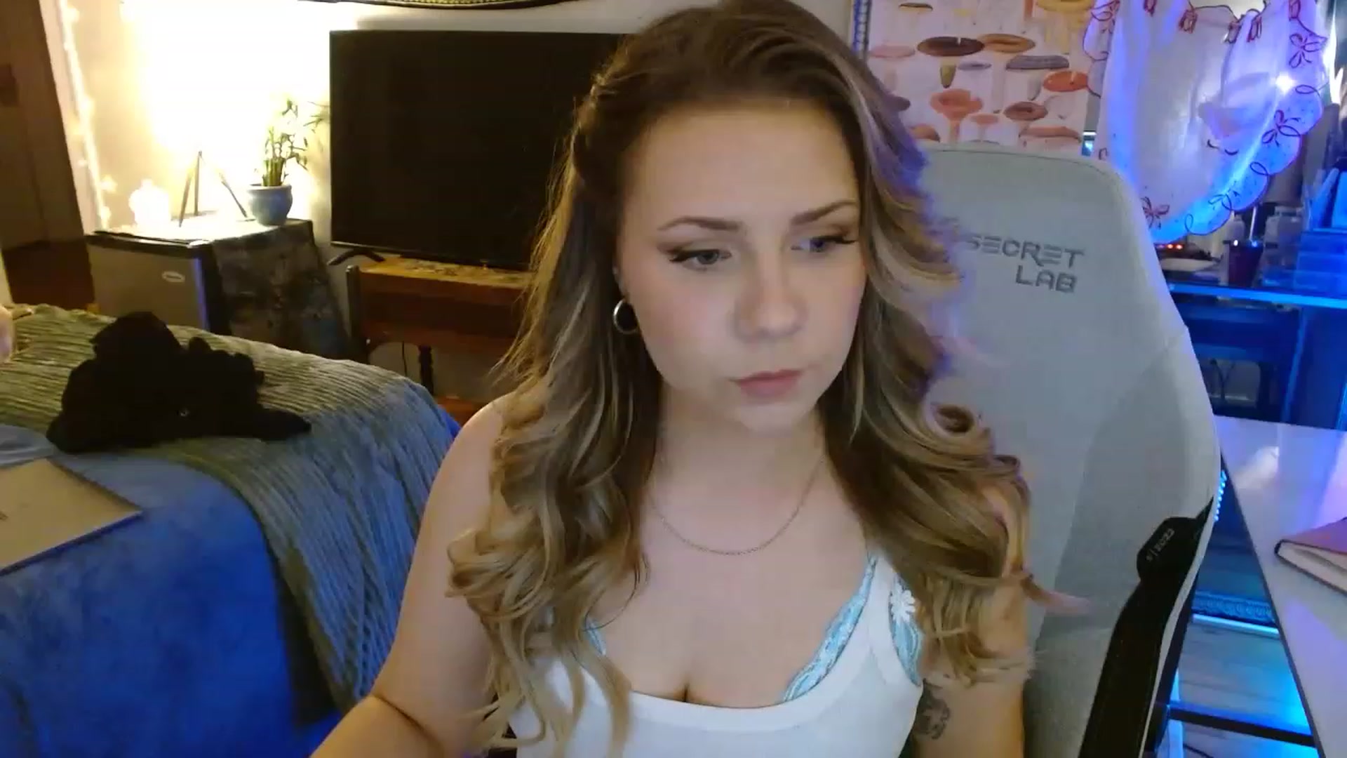 Gallery image thumbnail from Sweetestlilly's myfreecams stream on, 08/20/2023, 01:43 image 14 of 20