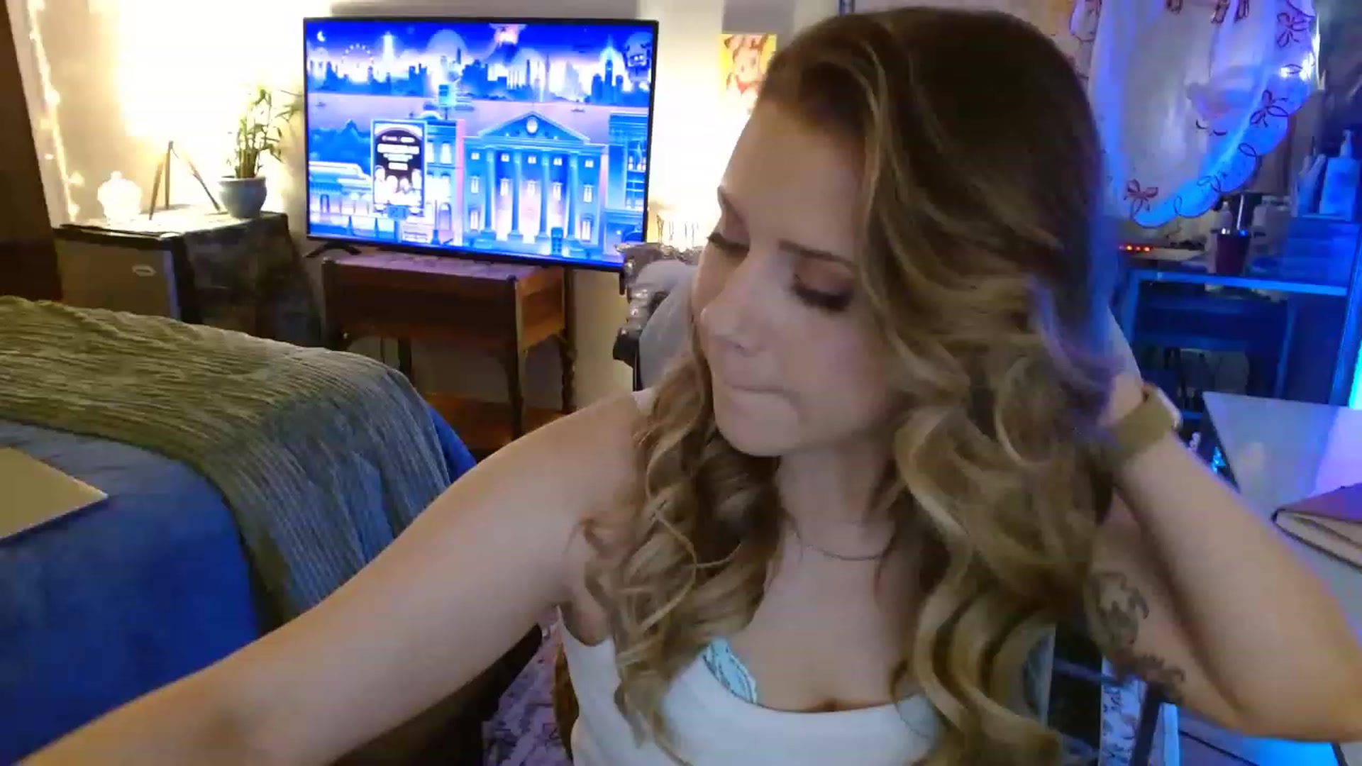 Gallery image thumbnail from Sweetestlilly's myfreecams stream on, 08/20/2023, 01:43 image 2 of 20