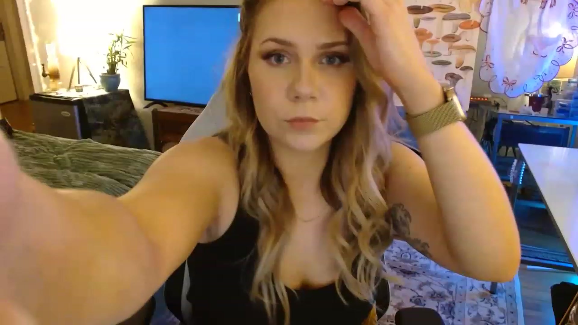 Gallery image thumbnail from Sweetestlilly's myfreecams stream on, 08/22/2023, 02:49 image 8 of 20