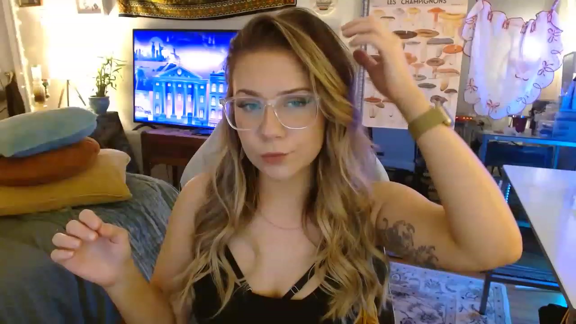 Gallery image thumbnail from Sweetestlilly's myfreecams stream on, 08/22/2023, 02:49 image 20 of 20
