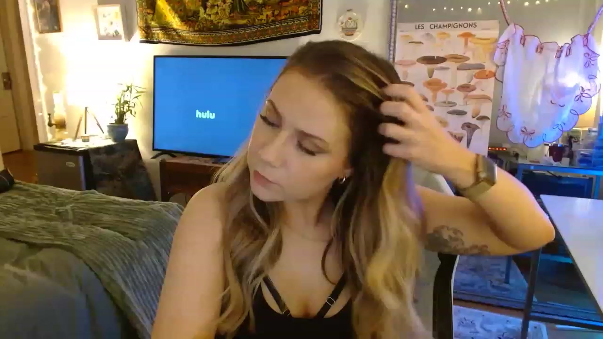 Gallery image thumbnail from Sweetestlilly's myfreecams stream on, 08/22/2023, 02:49 image 10 of 20
