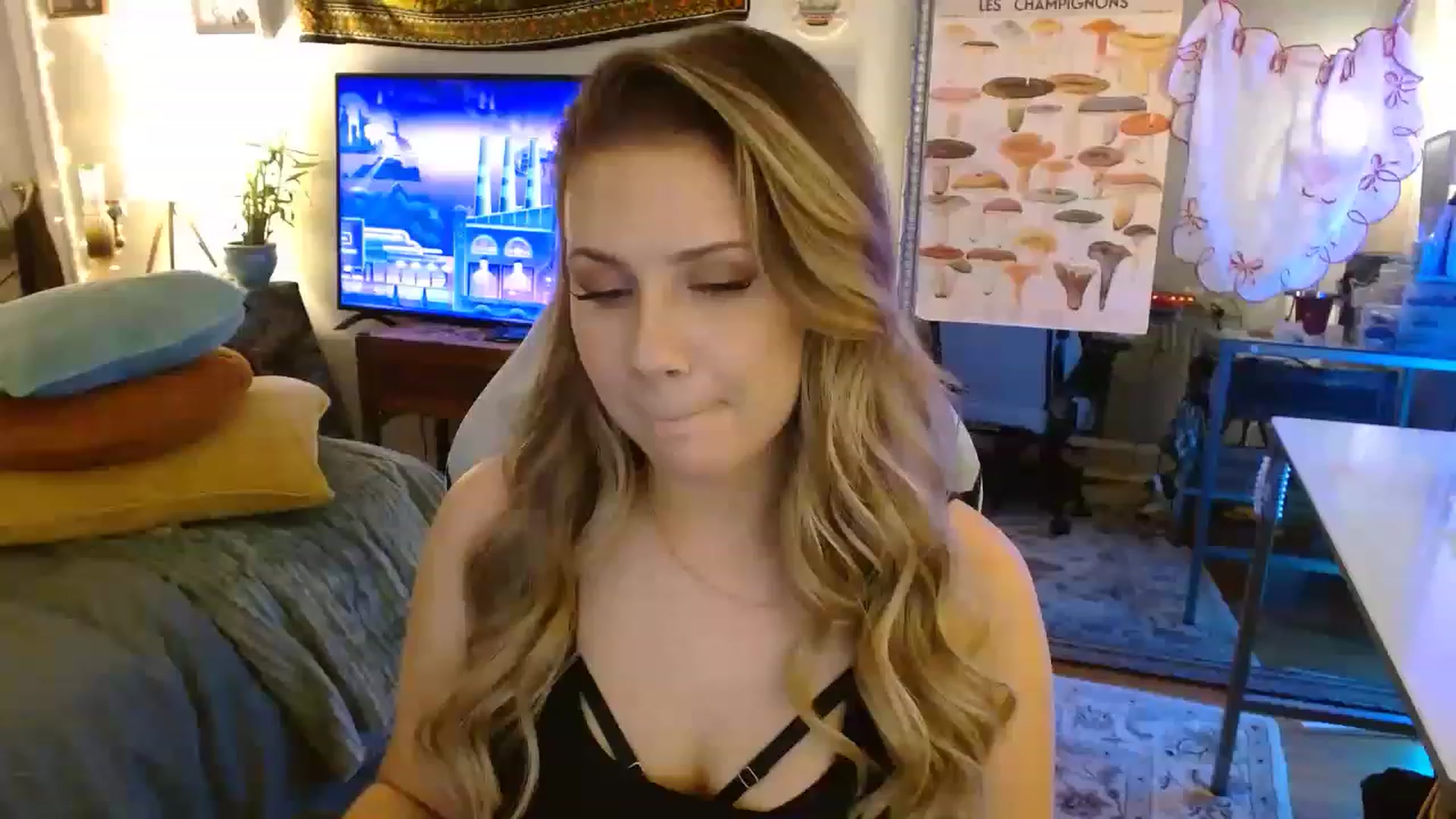 Gallery image thumbnail from Sweetestlilly's myfreecams stream on, 08/22/2023, 02:49 image 19 of 20