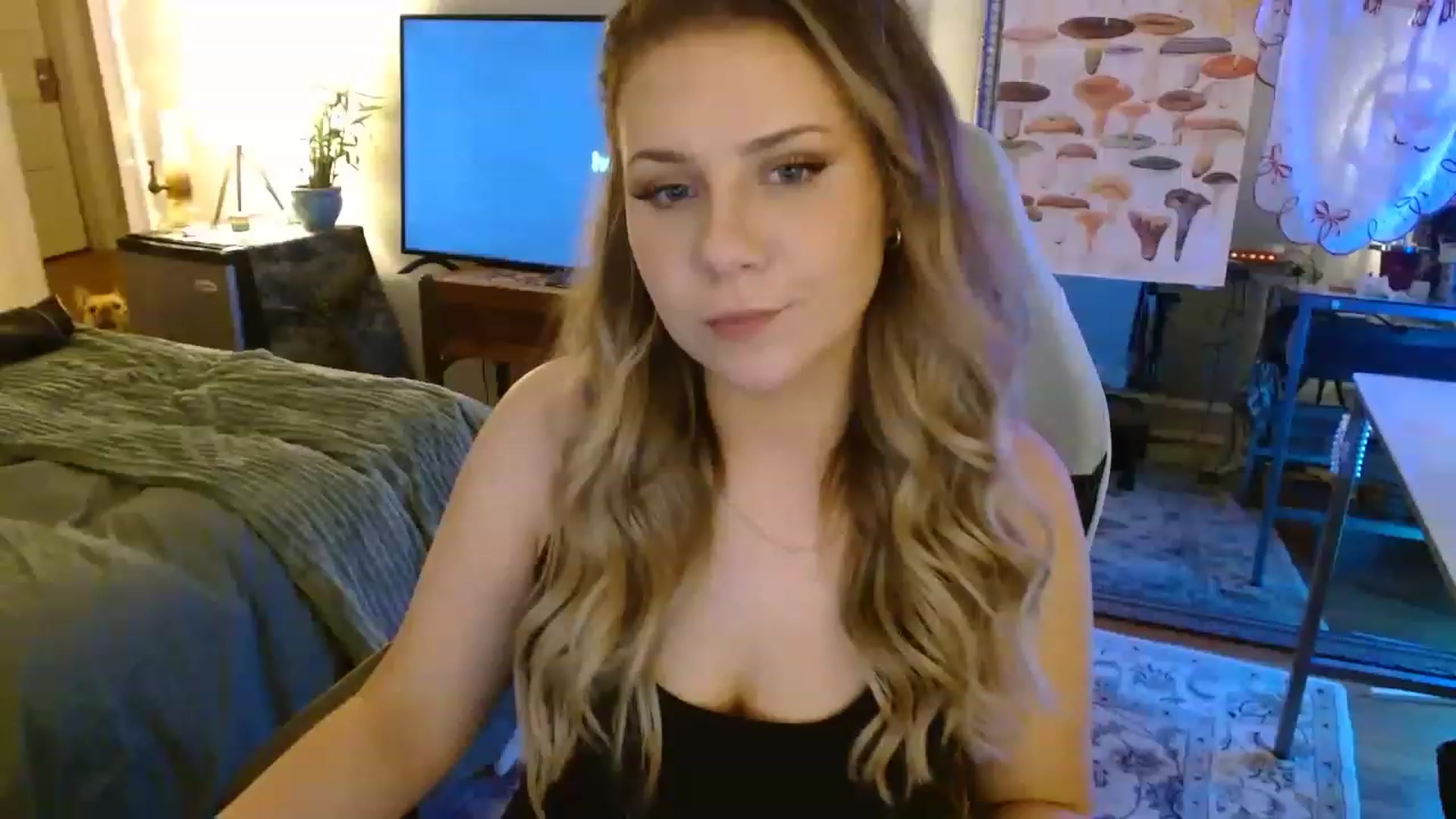 Gallery image thumbnail from Sweetestlilly's myfreecams stream on, 08/22/2023, 02:49 image 7 of 20