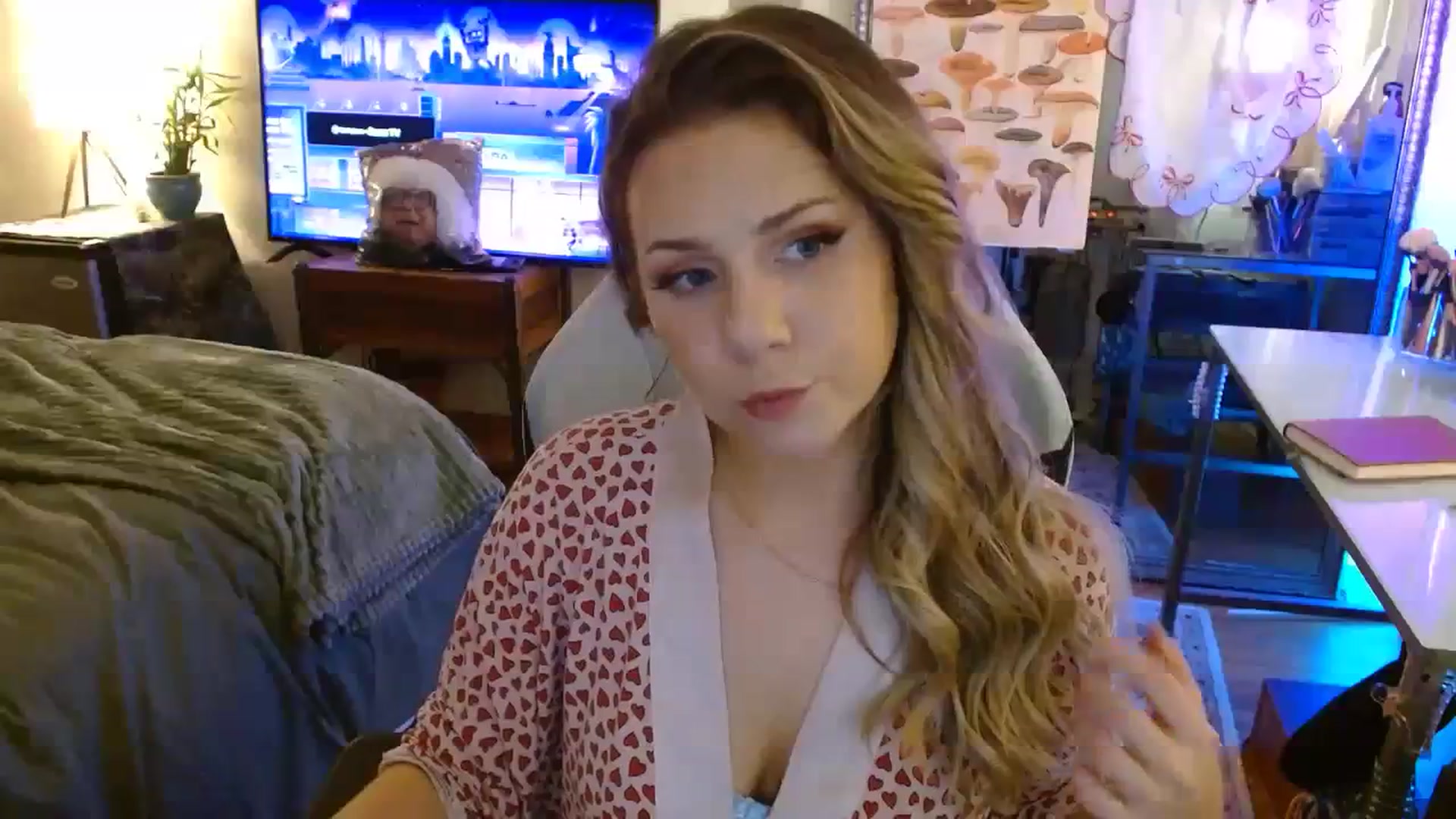 Gallery image thumbnail from Sweetestlilly's myfreecams stream on, 08/24/2023, 01:49 image 15 of 20