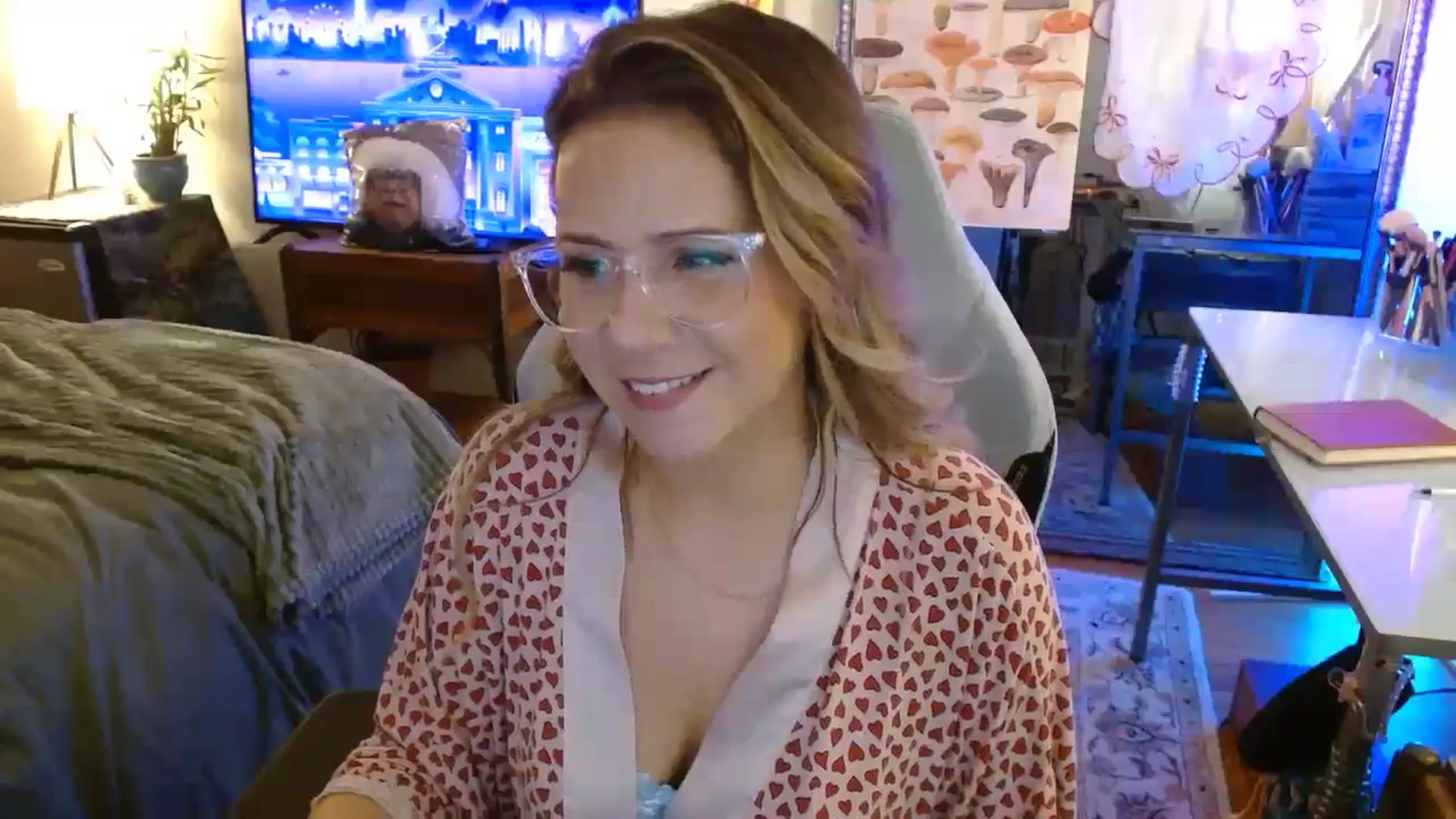 Gallery image thumbnail from Sweetestlilly's myfreecams stream on, 08/24/2023, 01:49 image 10 of 20