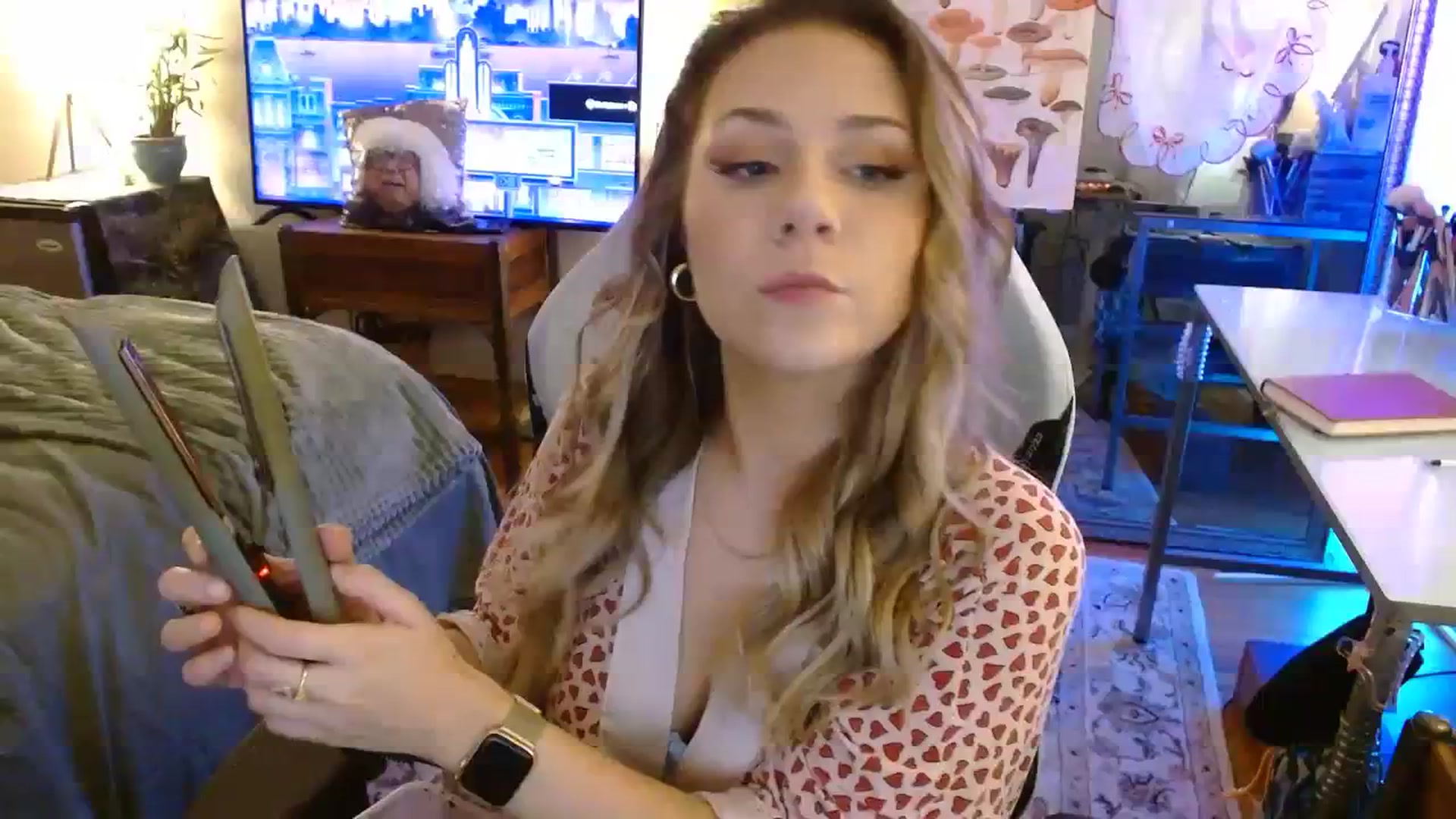 Gallery image thumbnail from Sweetestlilly's myfreecams stream on, 08/24/2023, 01:49 image 1 of 20