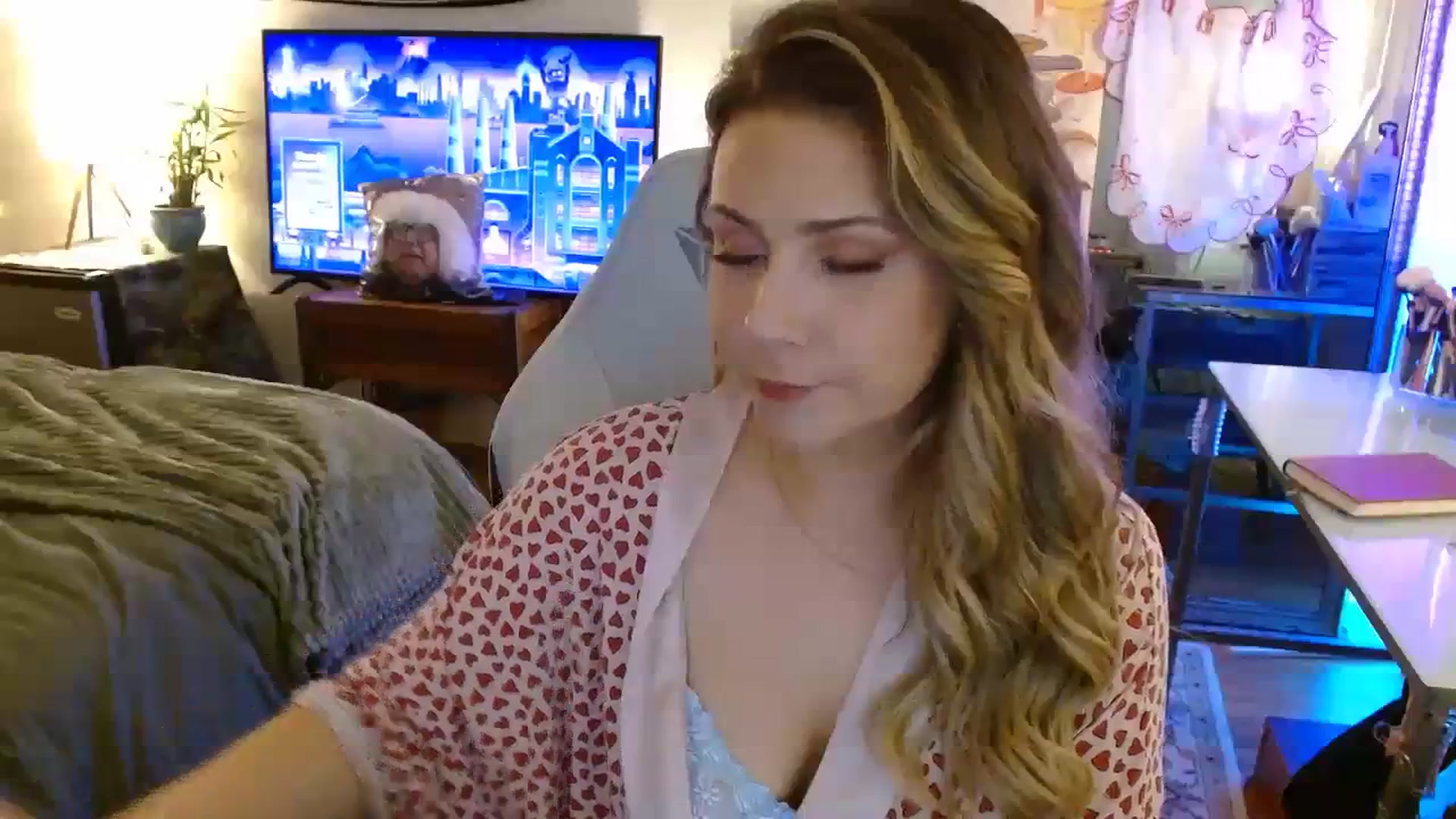 Gallery image thumbnail from Sweetestlilly's myfreecams stream on, 08/24/2023, 01:49 image 17 of 20