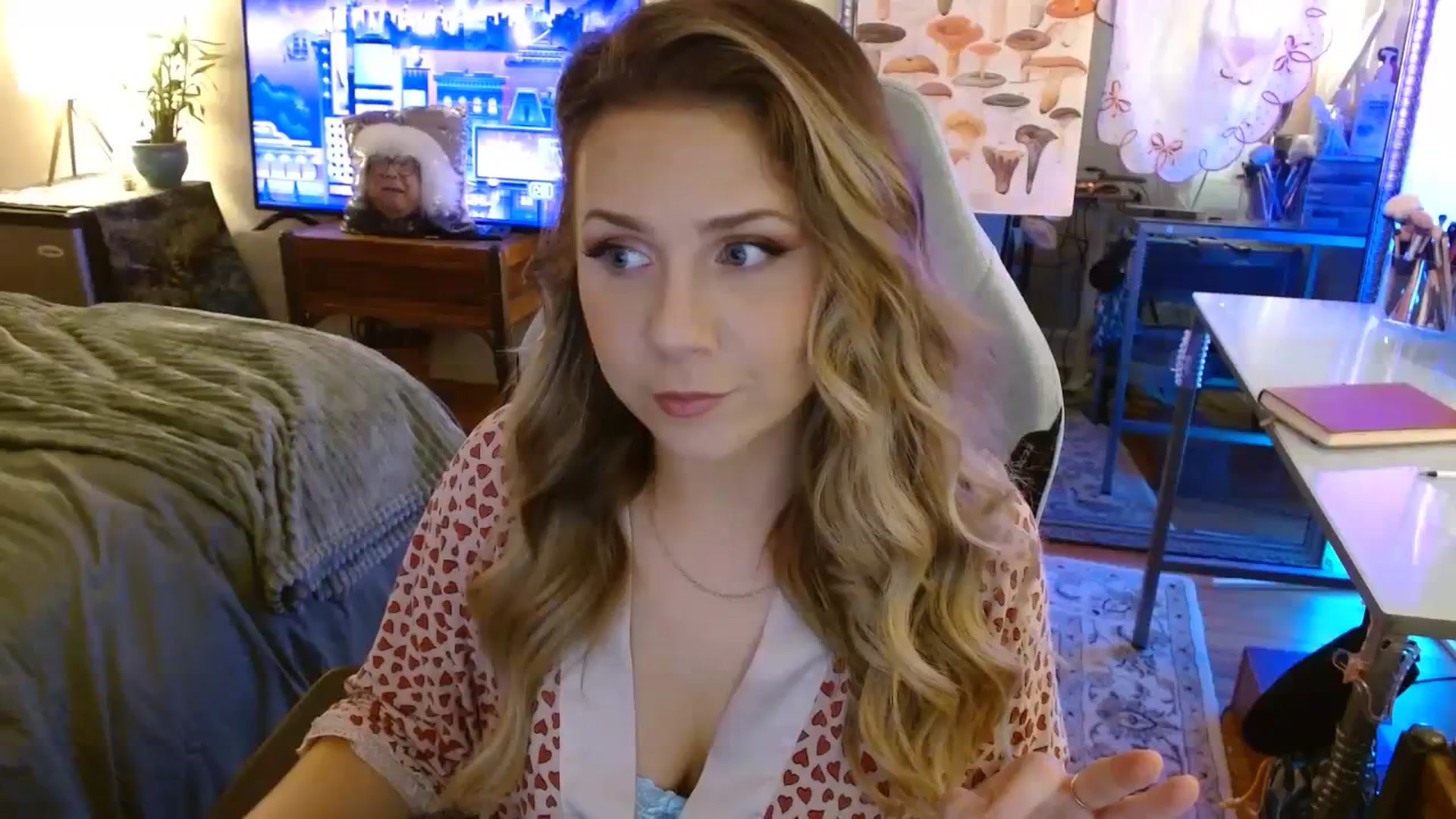 Gallery image thumbnail from Sweetestlilly's myfreecams stream on, 08/24/2023, 01:49 image 3 of 20