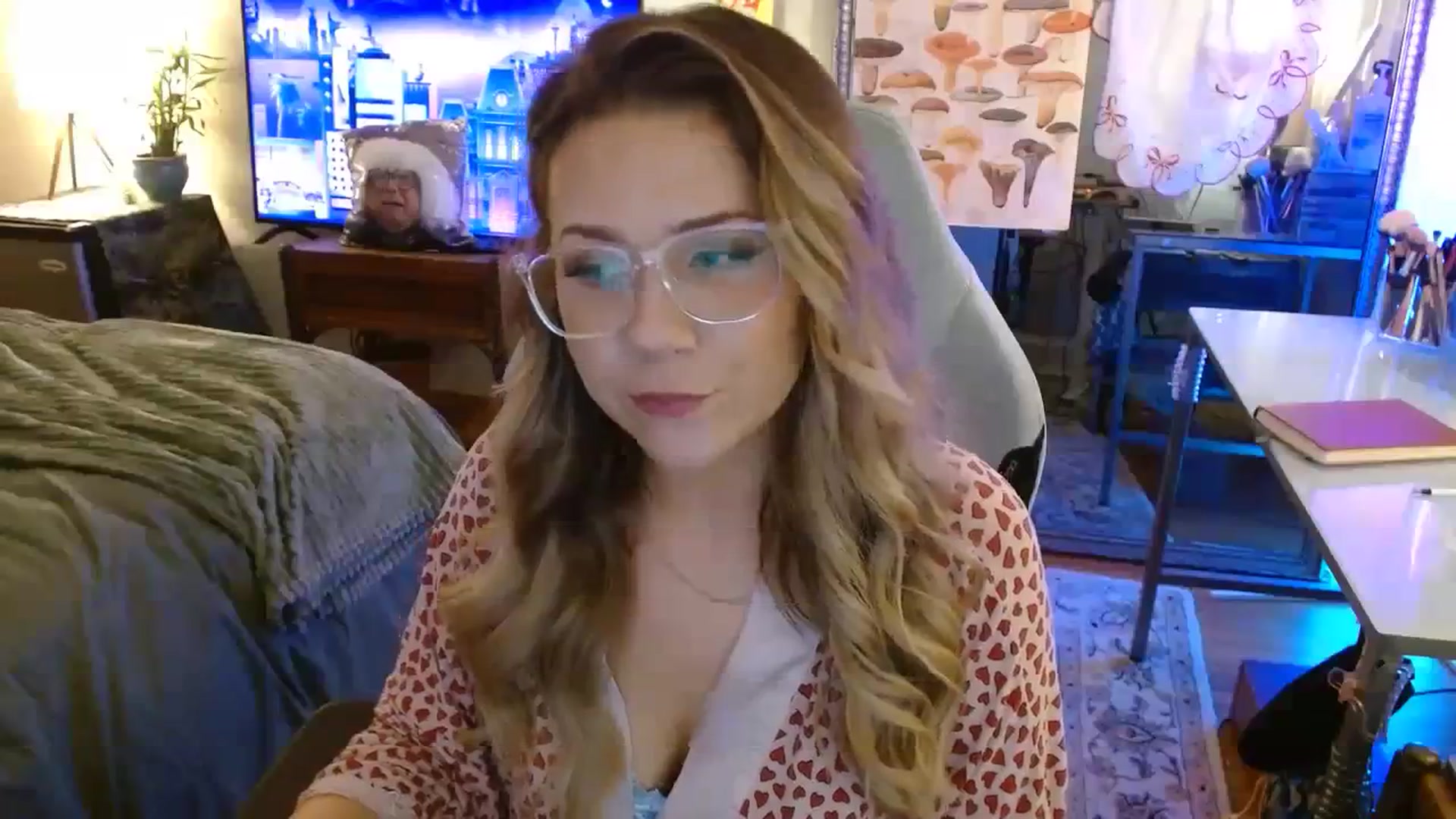 Gallery image thumbnail from Sweetestlilly's myfreecams stream on, 08/24/2023, 01:49 image 9 of 20