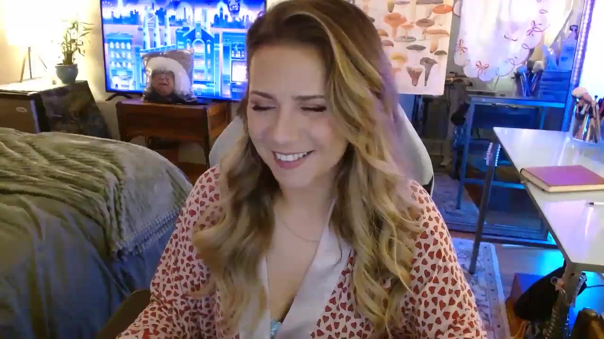 Gallery image thumbnail from Sweetestlilly's myfreecams stream on, 08/24/2023, 01:49 image 8 of 20