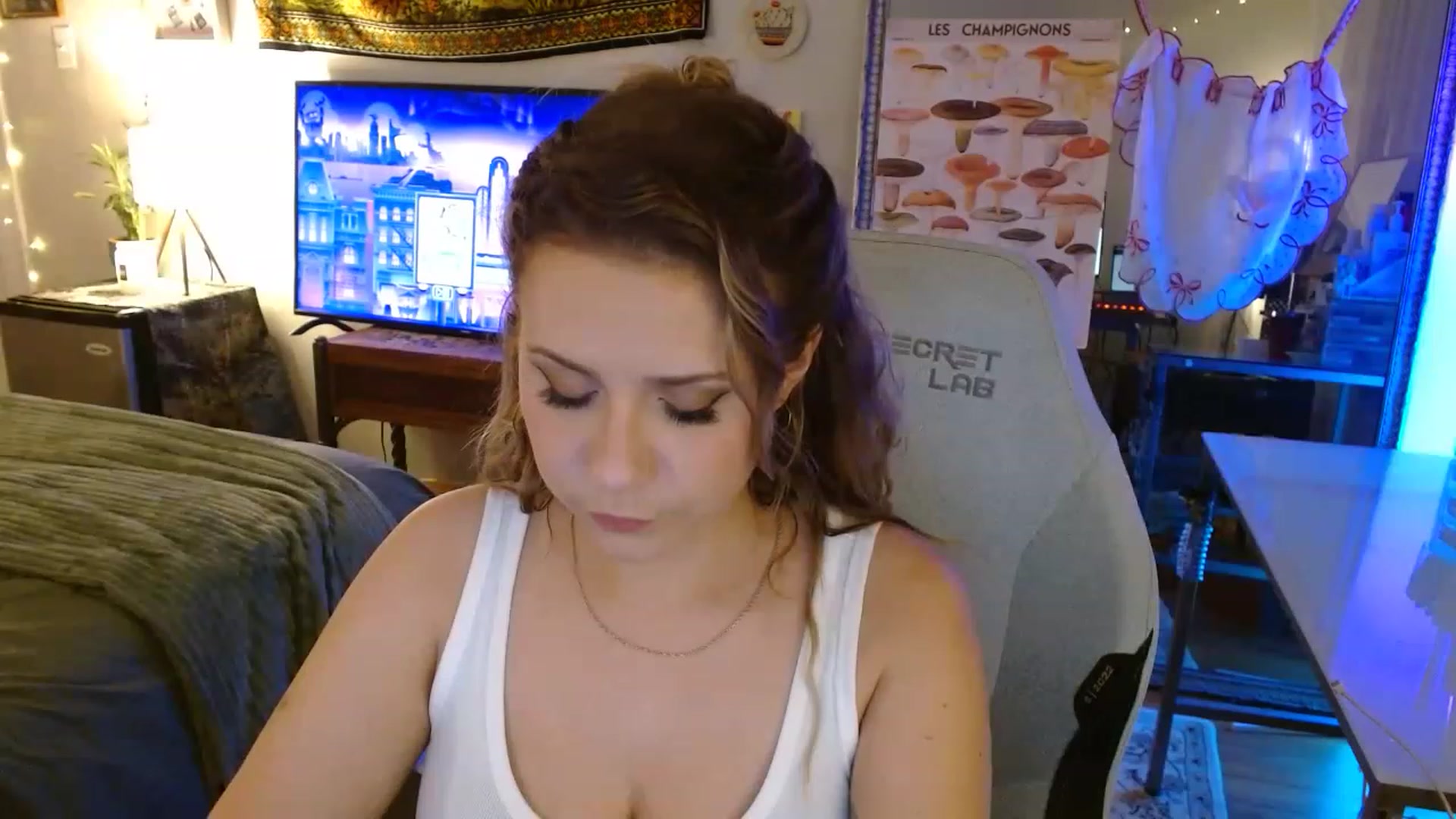 Gallery image thumbnail from Sweetestlilly's myfreecams stream on, 08/26/2023, 02:41 image 10 of 20