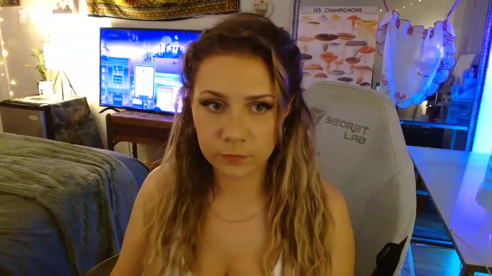 Gallery image thumbnail from Sweetestlilly's myfreecams stream on, 08/26/2023, 02:41 image 4 of 20