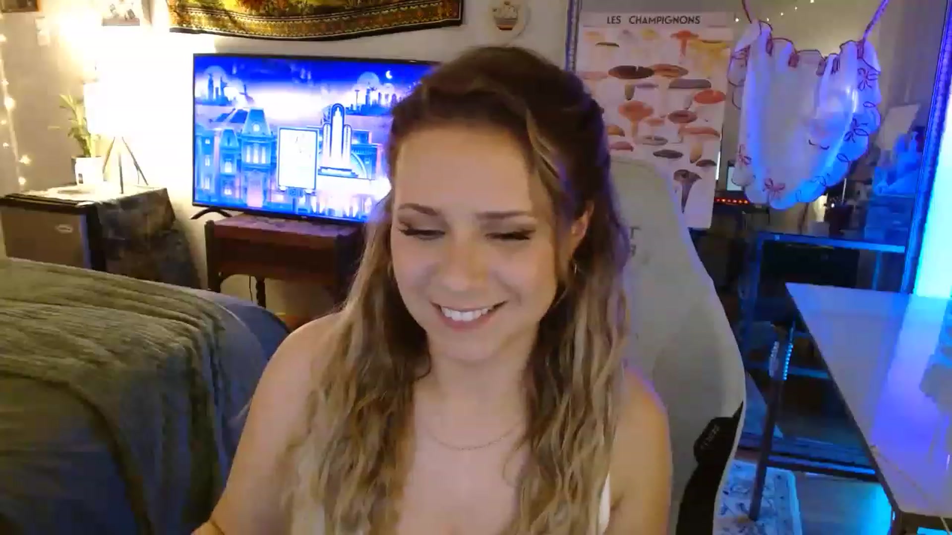 Gallery image thumbnail from Sweetestlilly's myfreecams stream on, 08/26/2023, 02:41 image 7 of 20