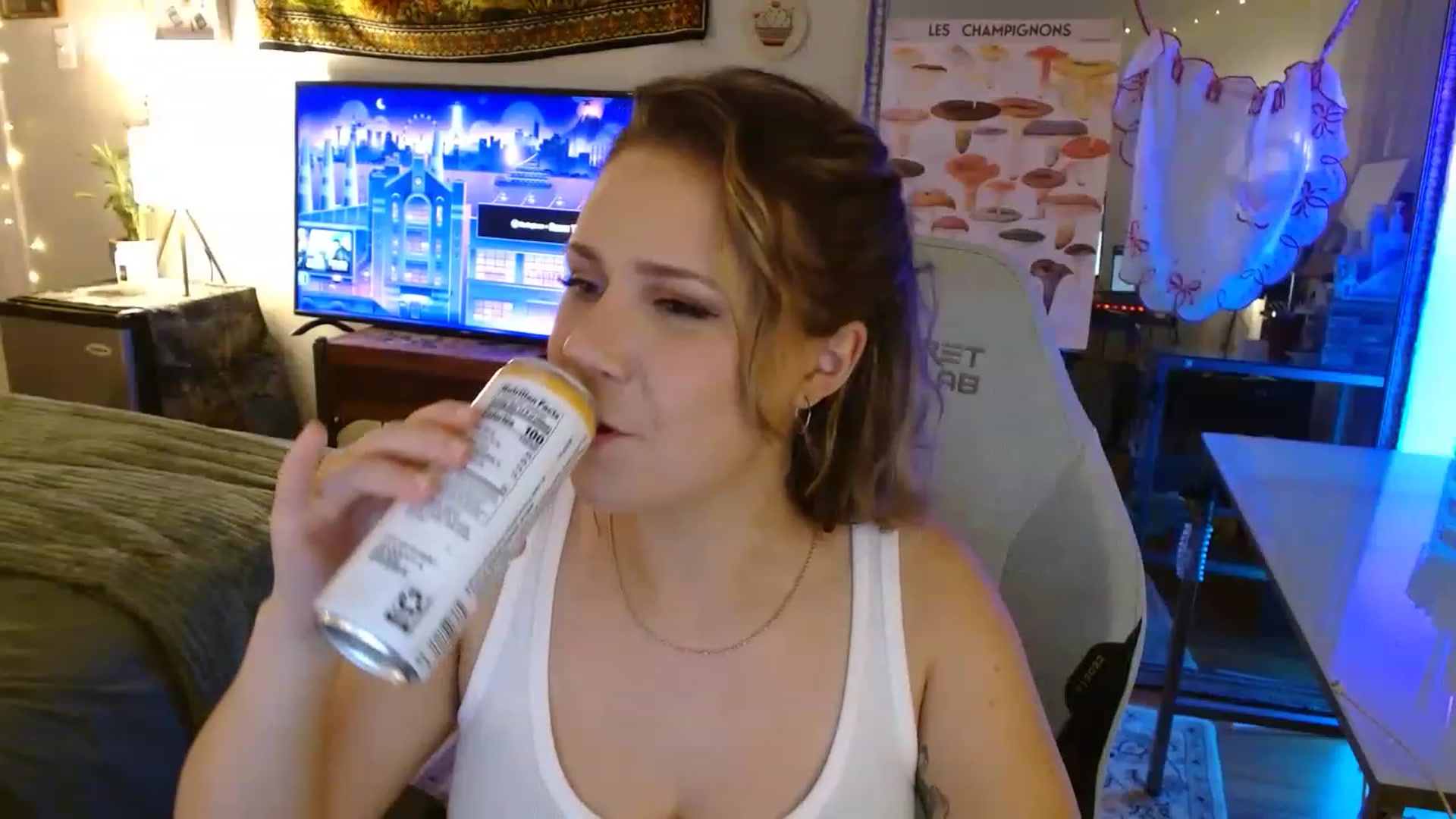 Gallery image thumbnail from Sweetestlilly's myfreecams stream on, 08/26/2023, 02:41 image 8 of 20