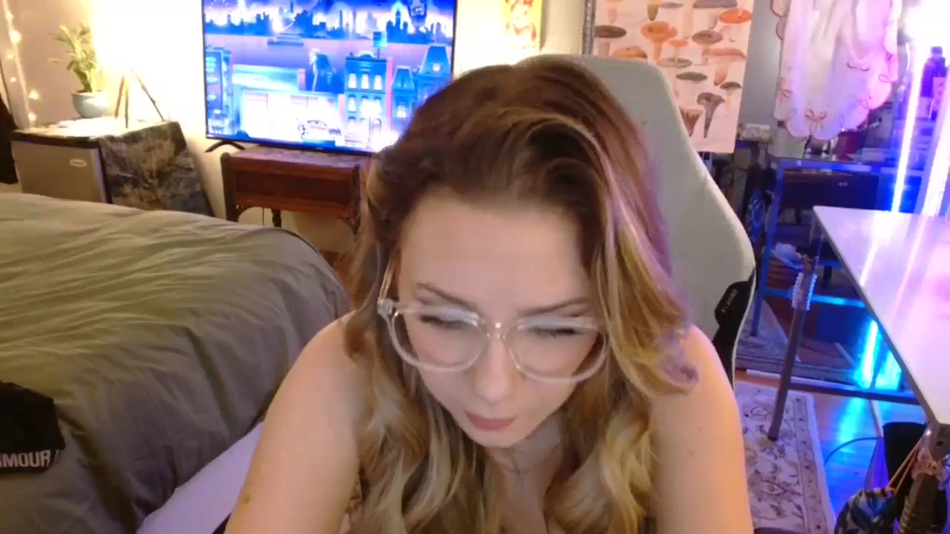 Gallery image thumbnail from Sweetestlilly's myfreecams stream on, 08/31/2023, 03:15 image 12 of 20