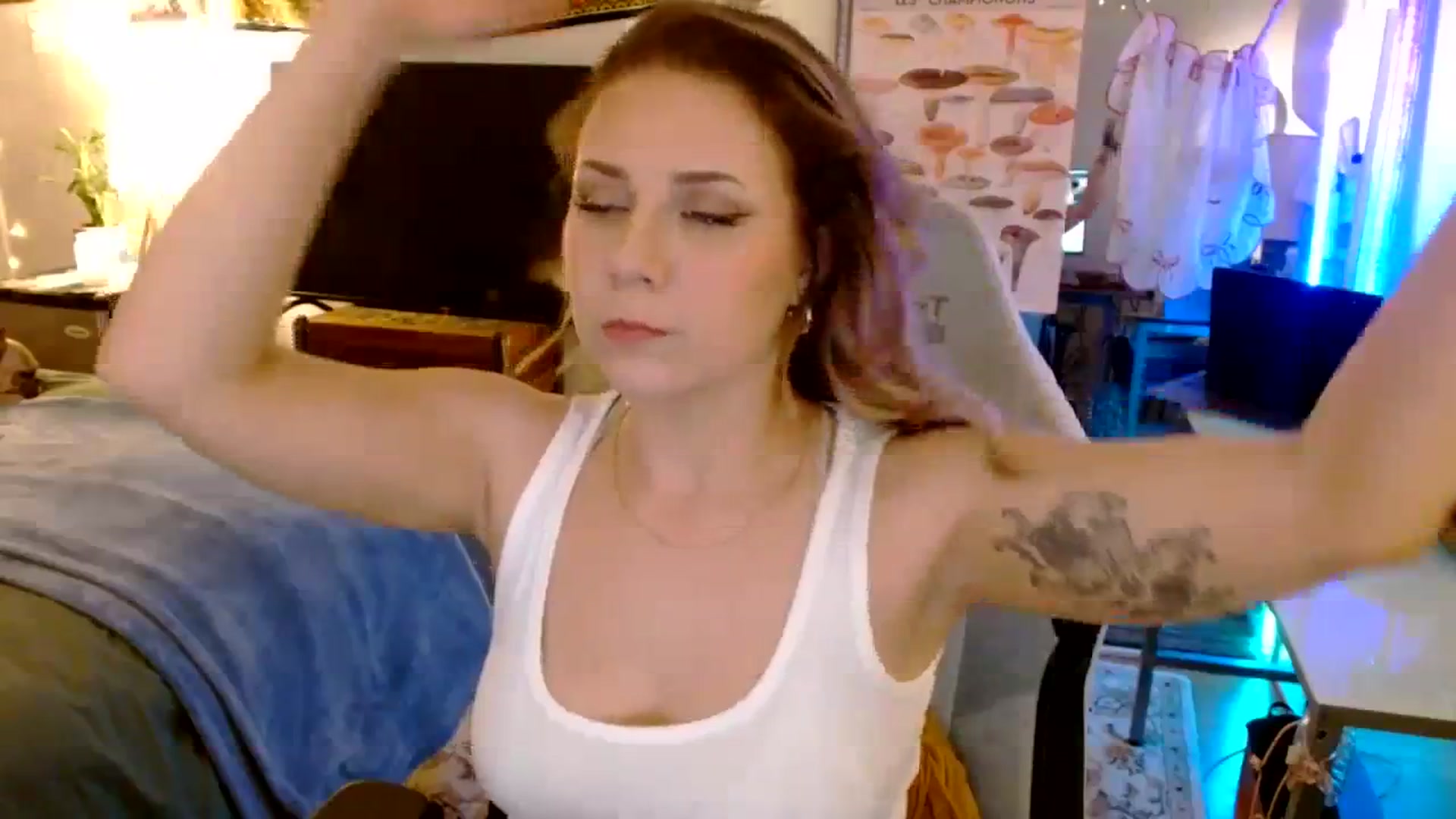 Gallery image thumbnail from Sweetestlilly's myfreecams stream on, 09/04/2023, 02:42 image 9 of 20