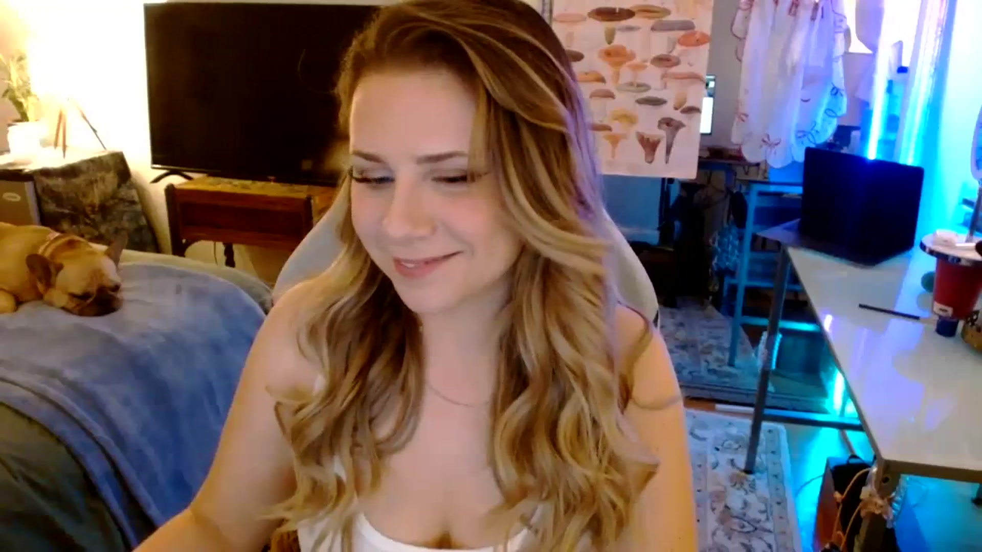 Gallery image thumbnail from Sweetestlilly's myfreecams stream on, 09/04/2023, 02:42 image 17 of 20