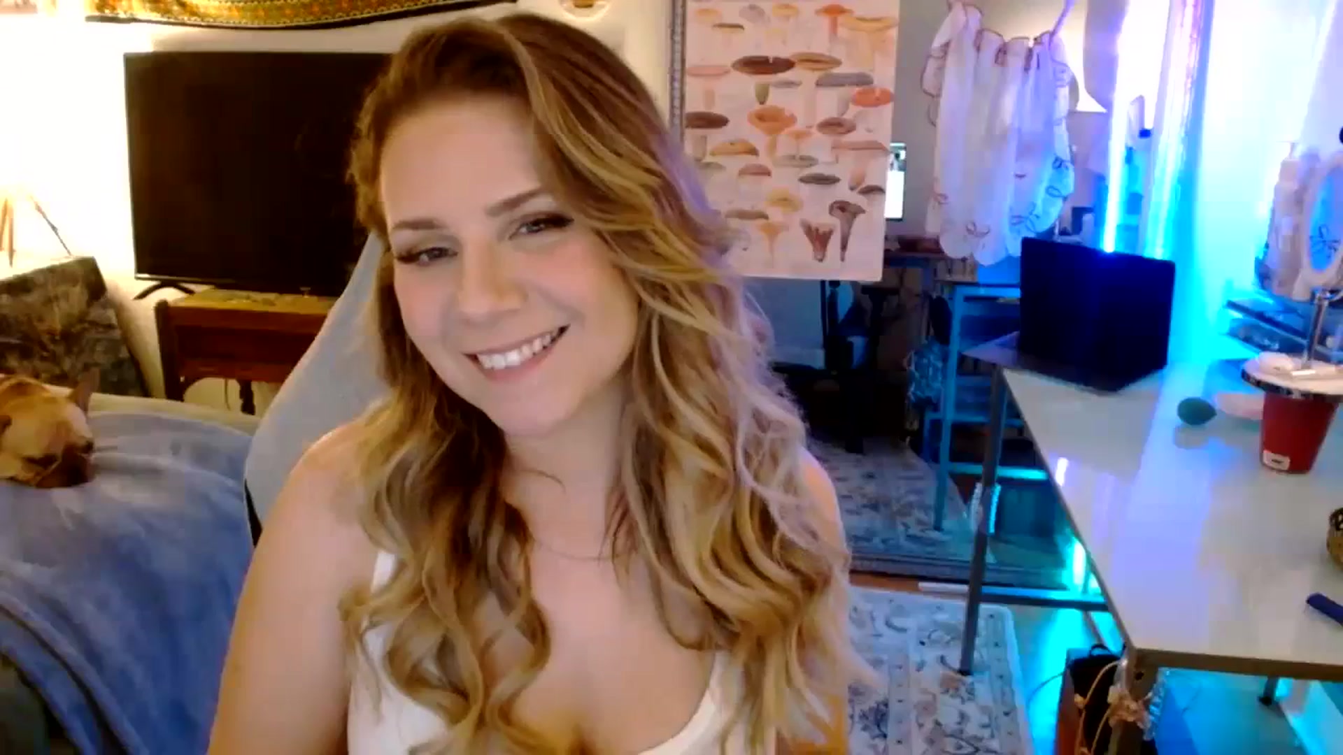 Gallery image thumbnail from Sweetestlilly's myfreecams stream on, 09/04/2023, 02:42 image 19 of 20