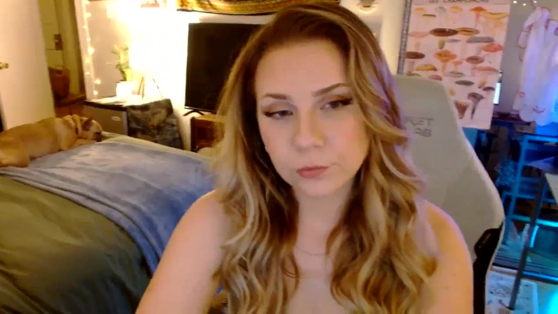 Gallery image thumbnail from Sweetestlilly's myfreecams stream on, 09/04/2023, 02:42 image 12 of 20