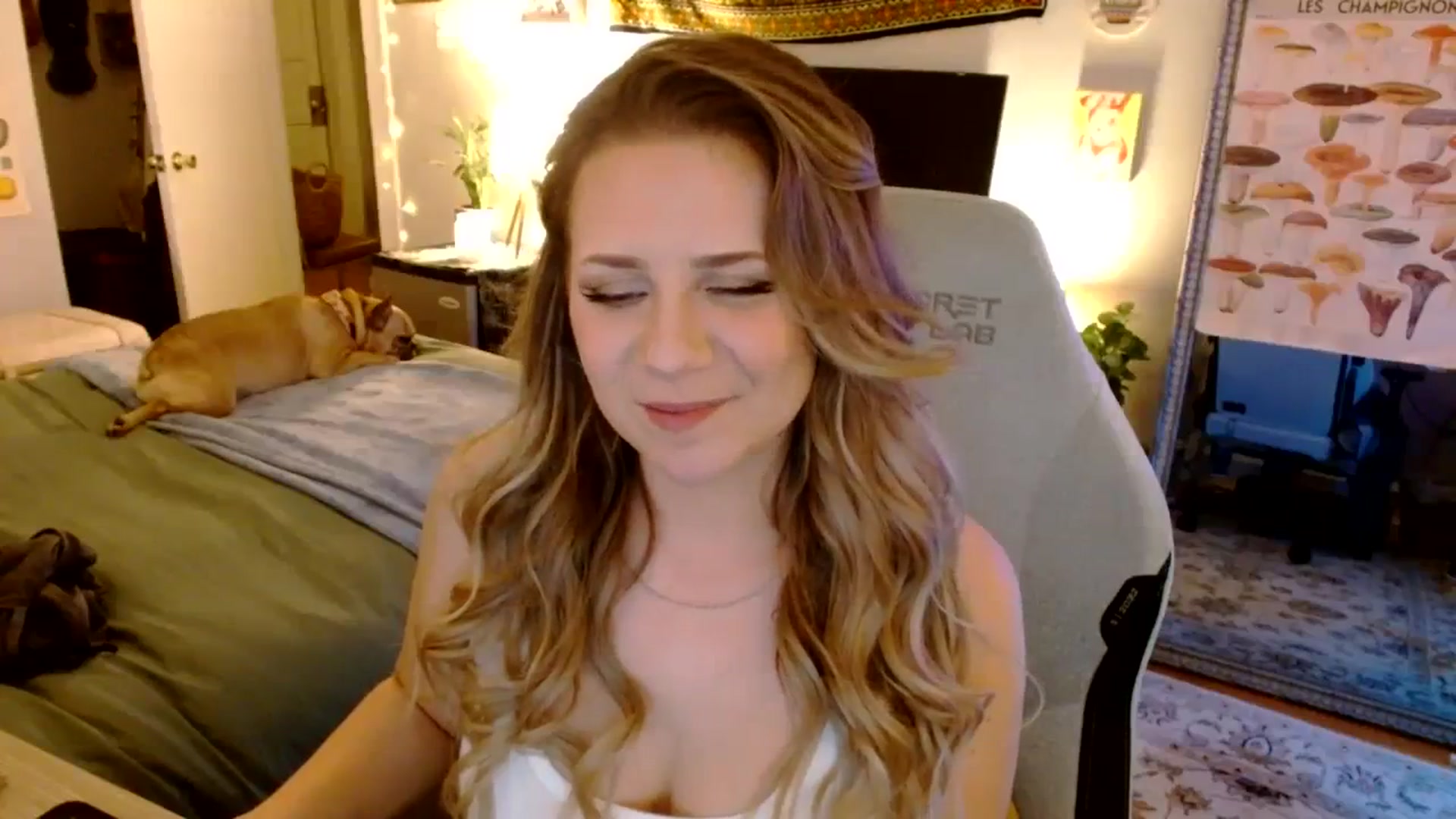 Gallery image thumbnail from Sweetestlilly's myfreecams stream on, 09/04/2023, 02:42 image 13 of 20
