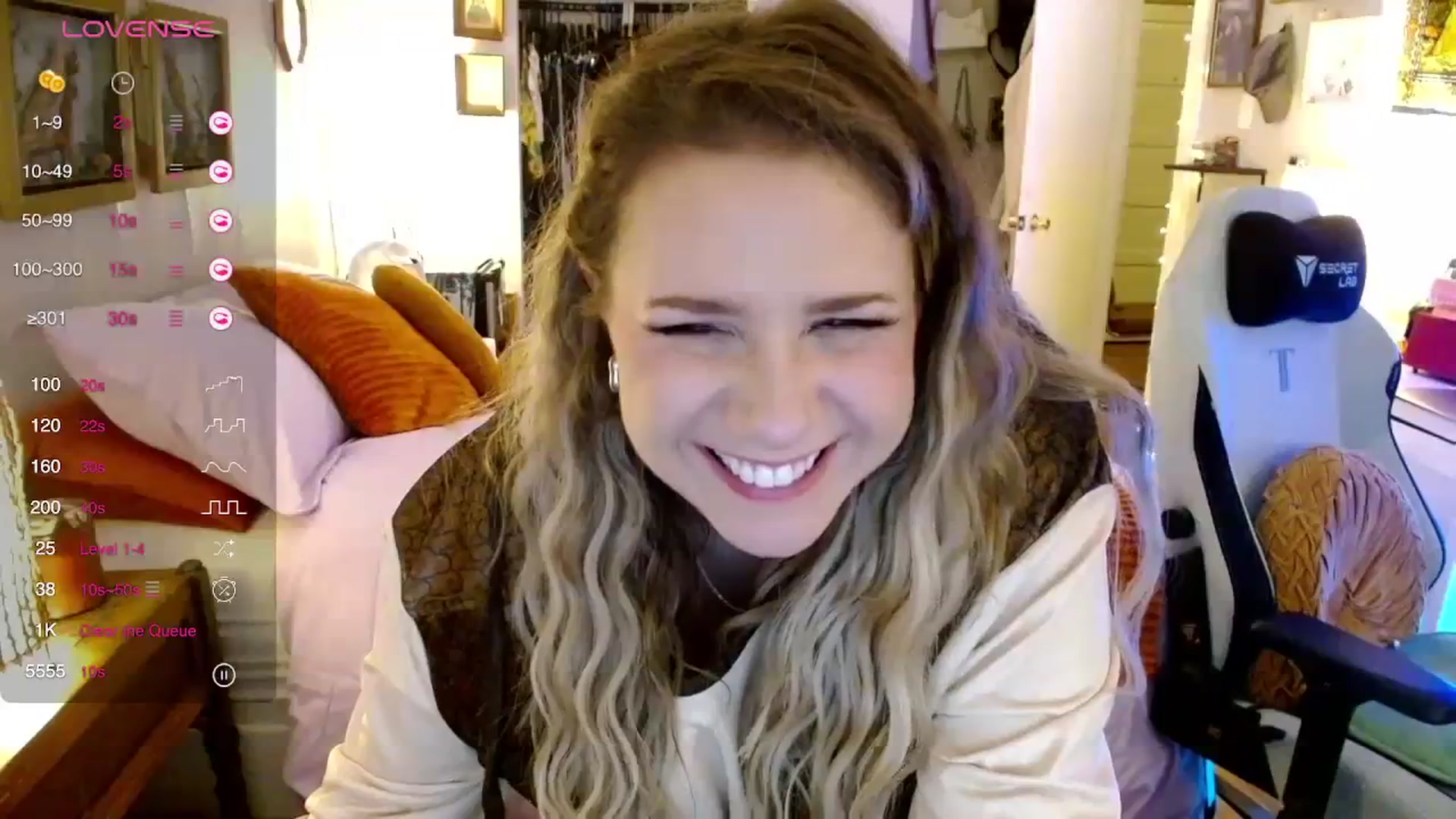 Gallery image thumbnail from Sweetestlilly's myfreecams stream on, 10/01/2023, 04:06 image 3 of 20