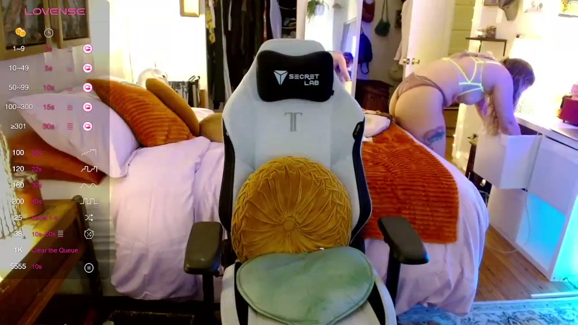 Gallery image thumbnail from Sweetestlilly's myfreecams stream on, 10/01/2023, 04:06 image 13 of 20