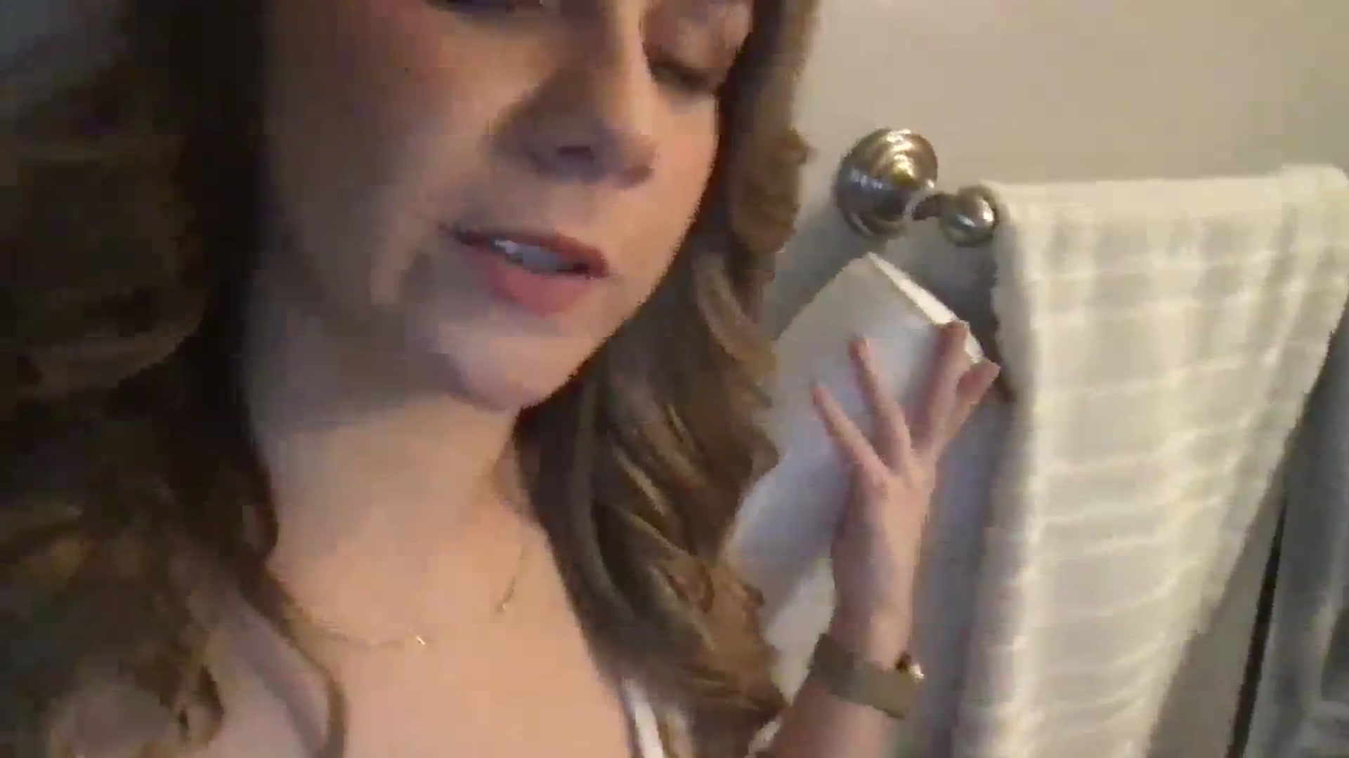 Gallery image thumbnail from Sweetestlilly's myfreecams stream on, 10/09/2023, 02:40 image 3 of 20