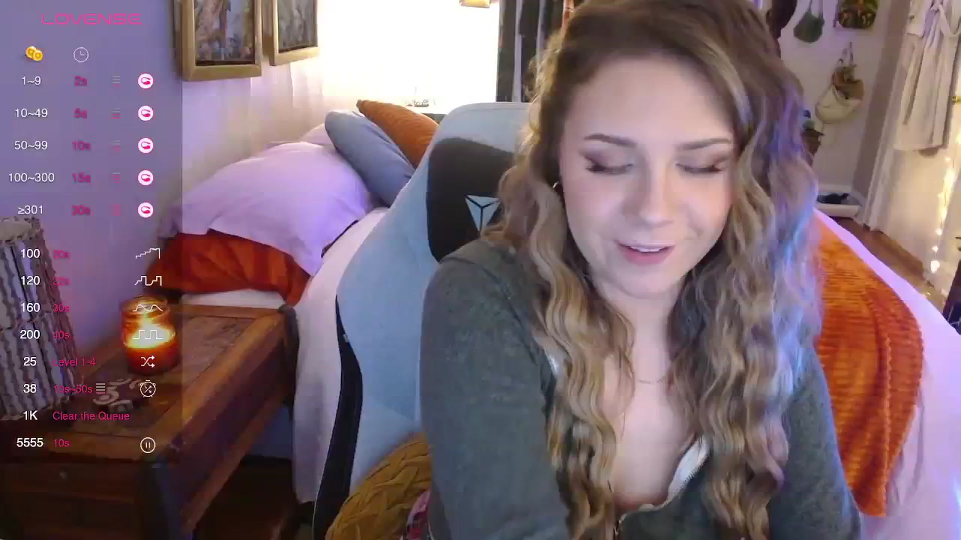 Gallery image thumbnail from Sweetestlilly's myfreecams stream on, 10/17/2023, 02:28 image 6 of 20