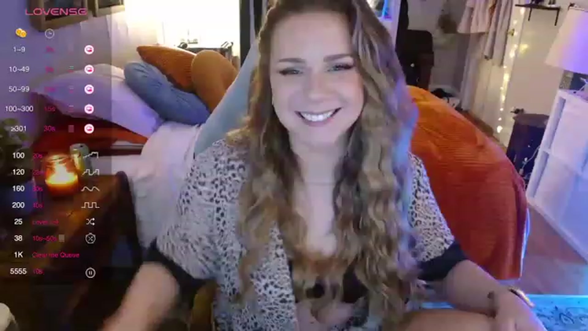 Gallery image thumbnail from Sweetestlilly's myfreecams stream on, 10/19/2023, 03:01 image 16 of 20