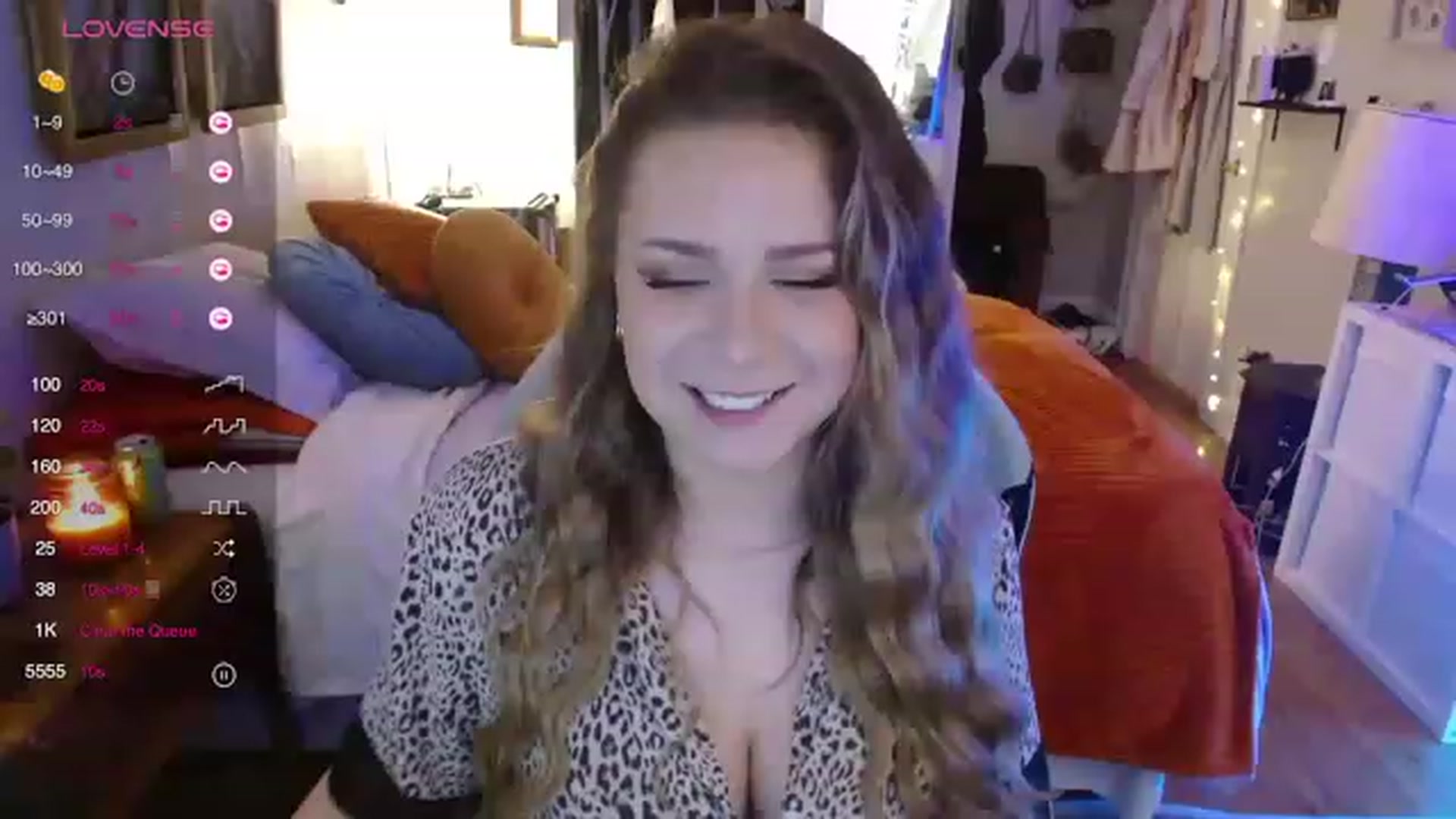 Gallery image thumbnail from Sweetestlilly's myfreecams stream on, 10/19/2023, 03:01 image 10 of 20